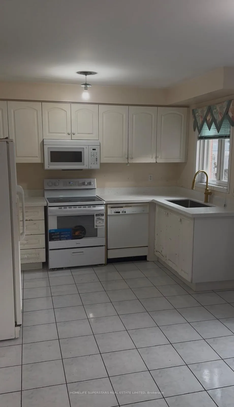 Photo 2 of 68 Drinkwater Road, Brampton, Fletcher's West — HOMEH
