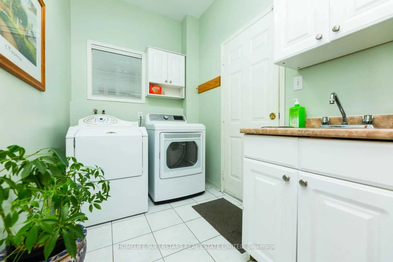 Photo 15 of 68 Drinkwater Road, Brampton, Fletcher's West — HOMEH
