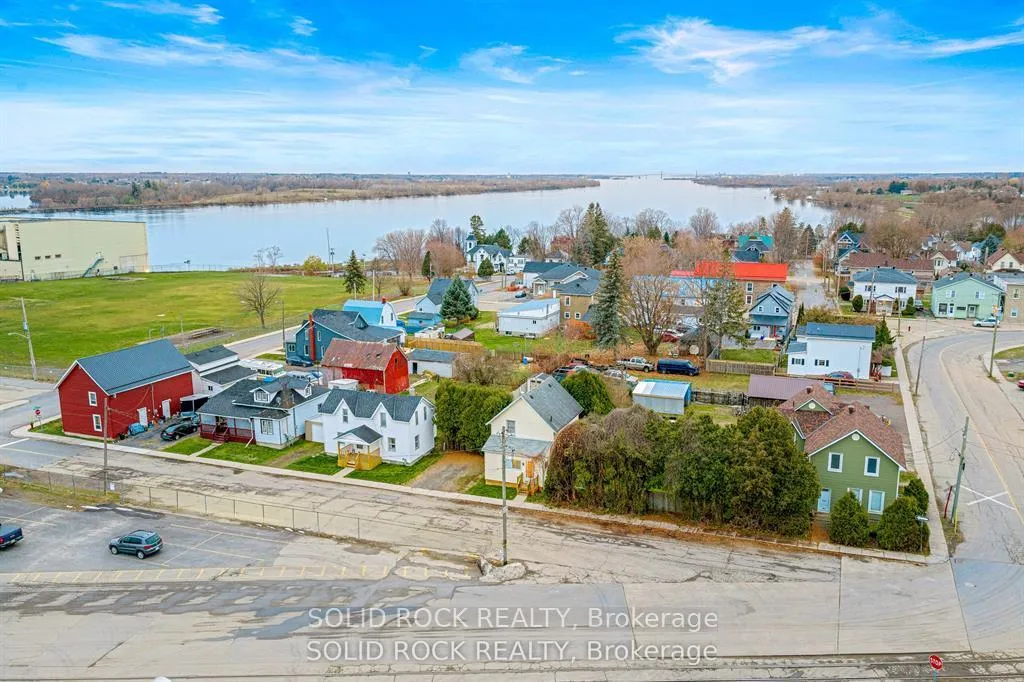 Photo 2 of 352 New Street, Edwardsburgh/Cardinal, Town of Cardinal — HOMEH