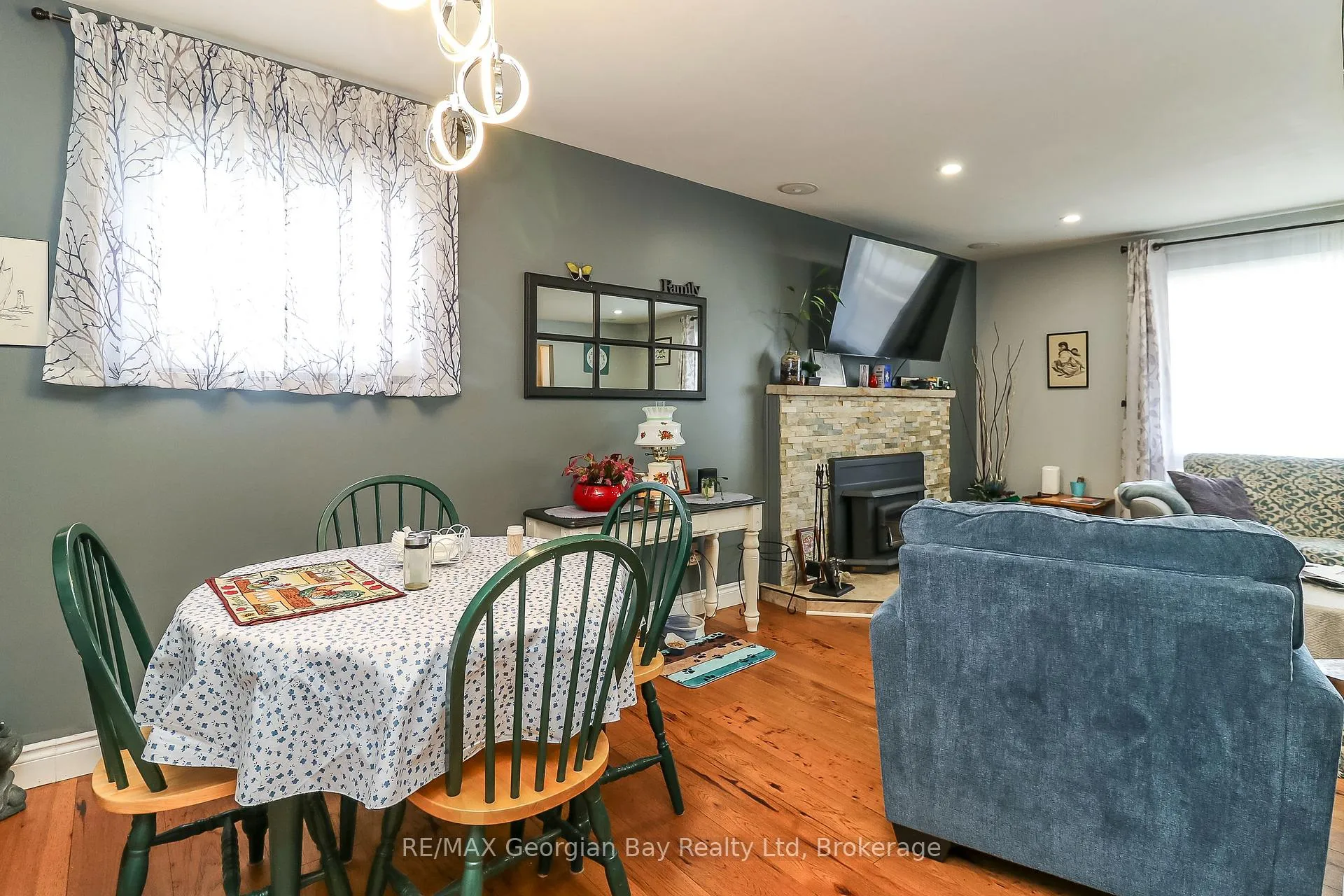 Photo 7 of 57 Maple Street, Tay, Victoria Harbour — HOMEH