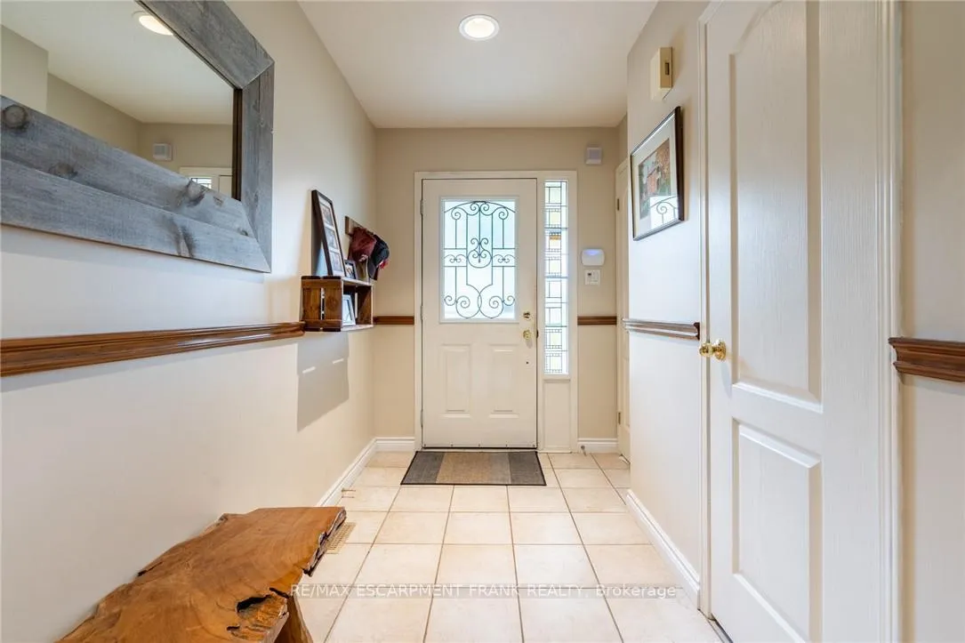 Photo 5 of 78 Foxborough Drive, Hamilton, Ancaster — HOMEH
