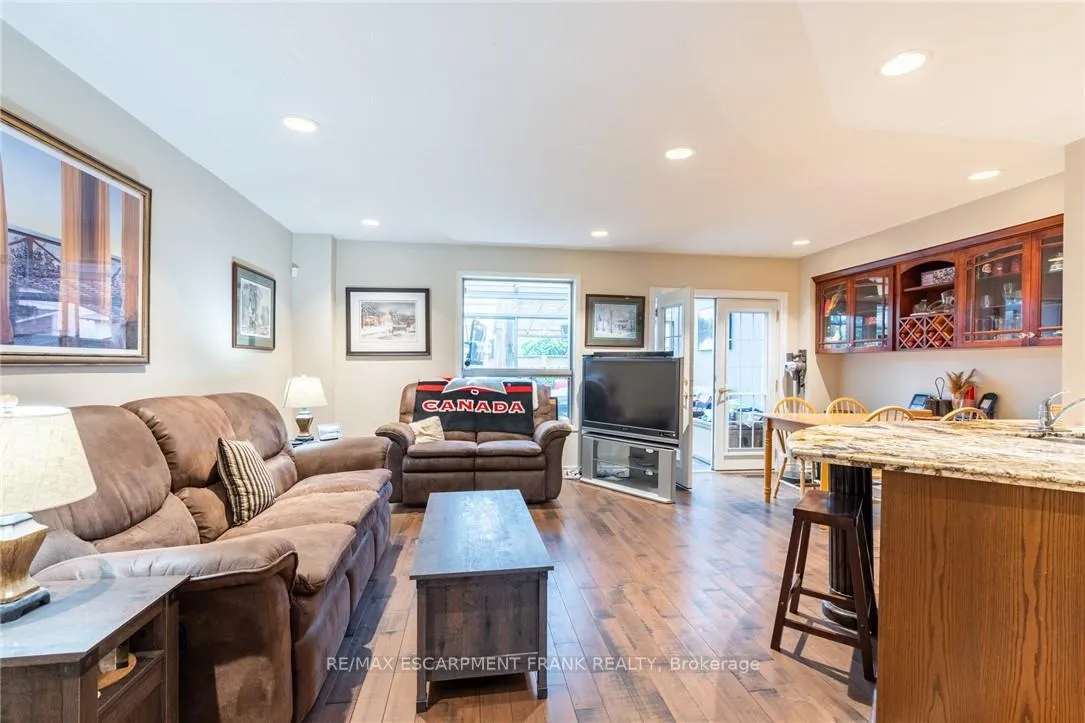 Photo 7 of 78 Foxborough Drive, Hamilton, Ancaster — HOMEH