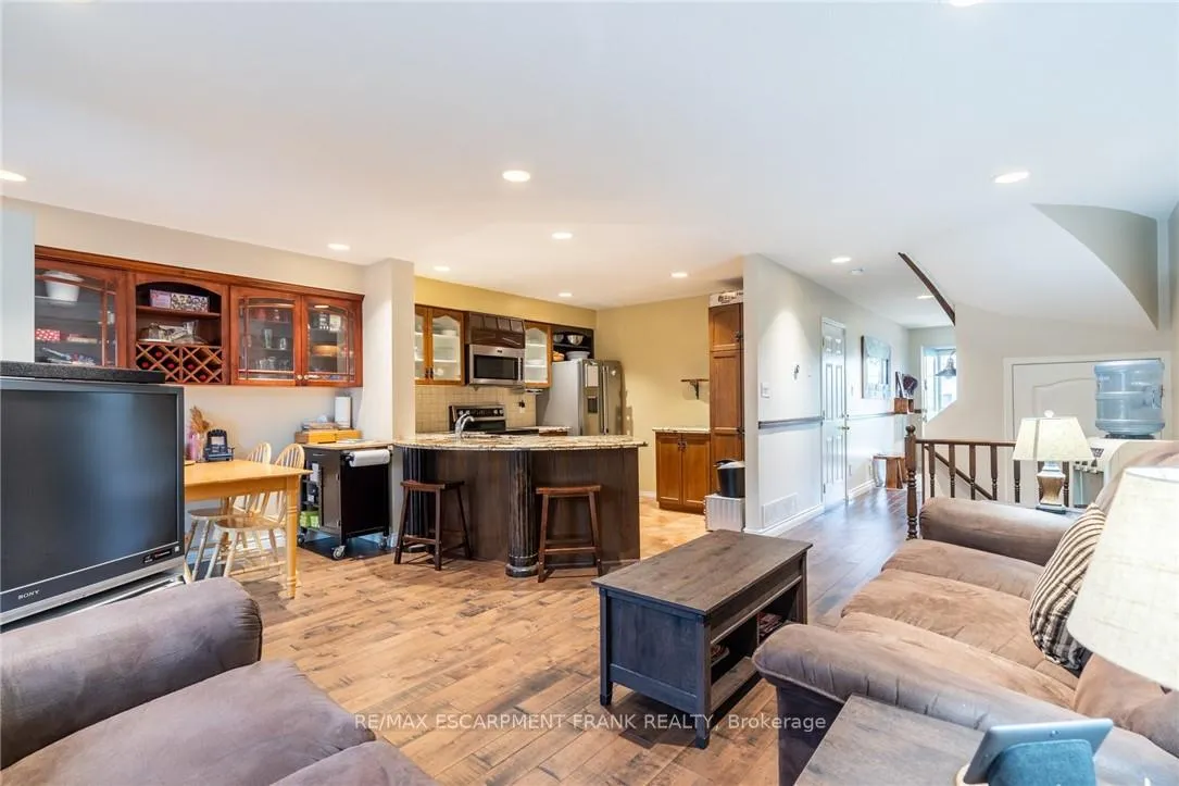 Photo 9 of 78 Foxborough Drive, Hamilton, Ancaster — HOMEH