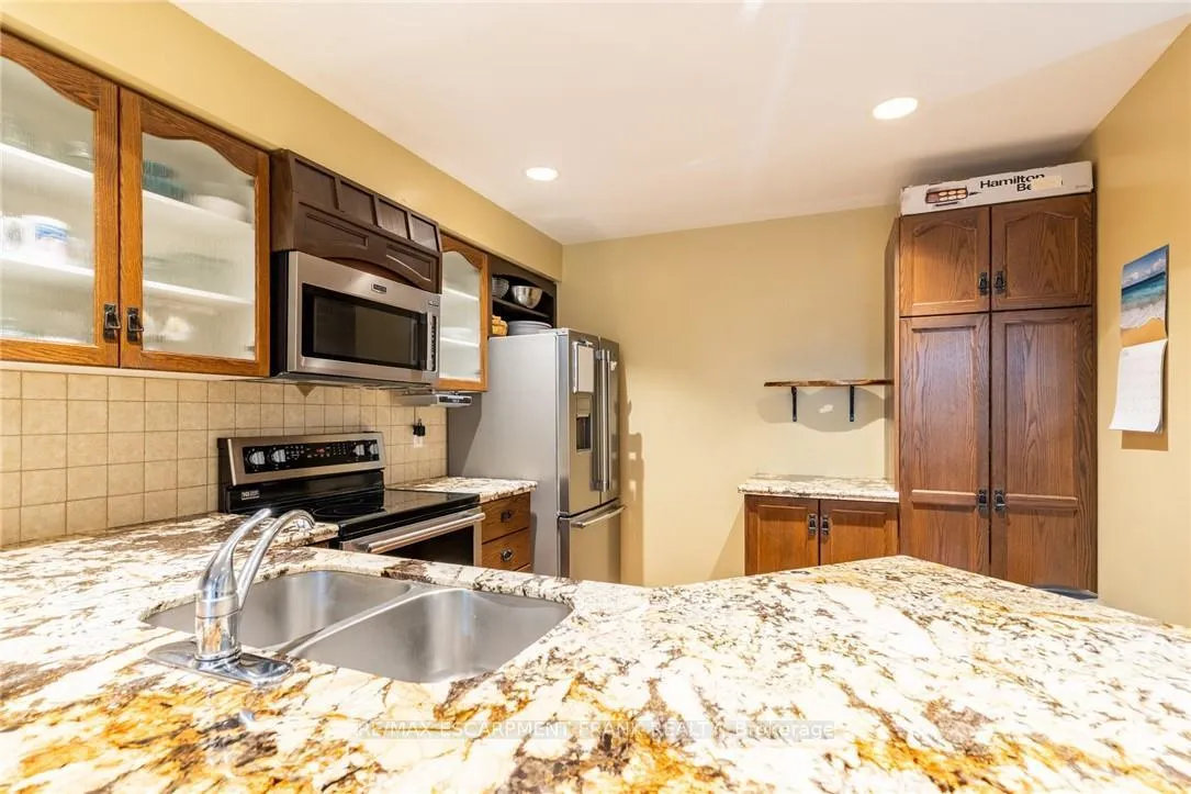 Photo 12 of 78 Foxborough Drive, Hamilton, Ancaster — HOMEH