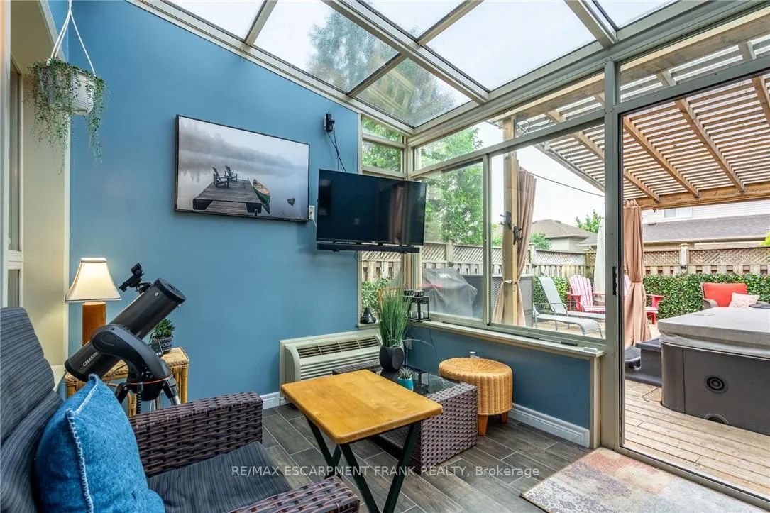 Photo 15 of 78 Foxborough Drive, Hamilton, Ancaster — HOMEH