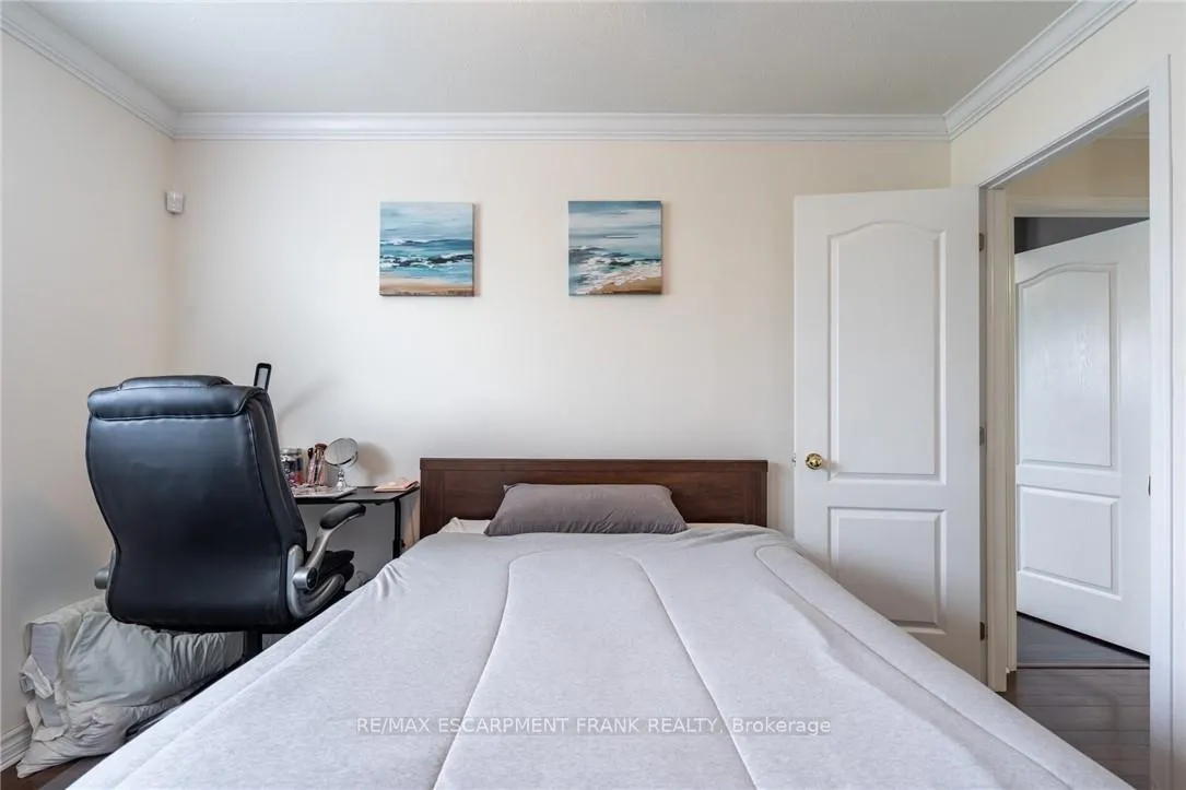 Photo 22 of 78 Foxborough Drive, Hamilton, Ancaster — HOMEH