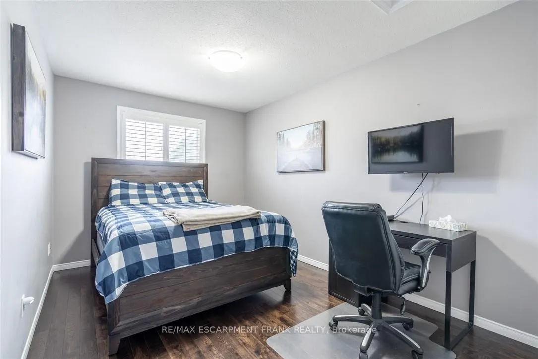 Photo 23 of 78 Foxborough Drive, Hamilton, Ancaster — HOMEH