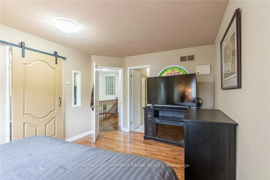 Photo 31 of 78 Foxborough Drive, Hamilton, Ancaster — HOMEH