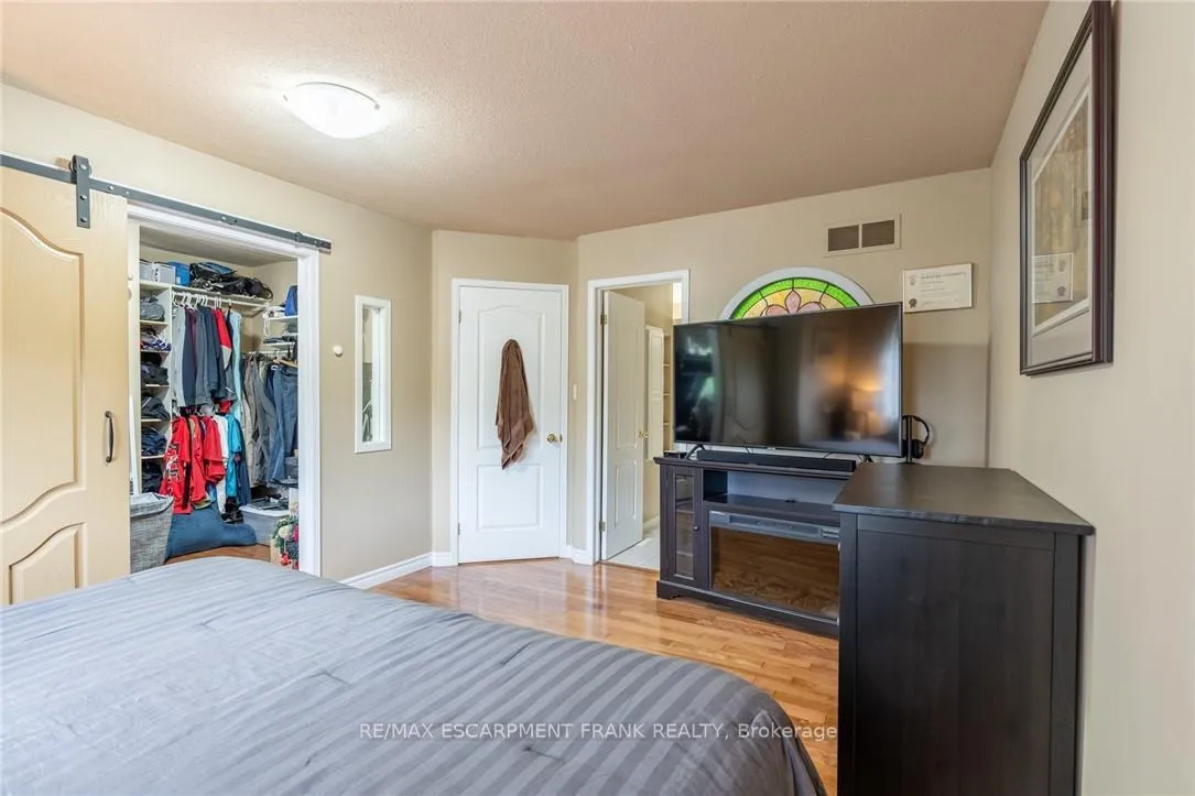 Photo 33 of 78 Foxborough Drive, Hamilton, Ancaster — HOMEH