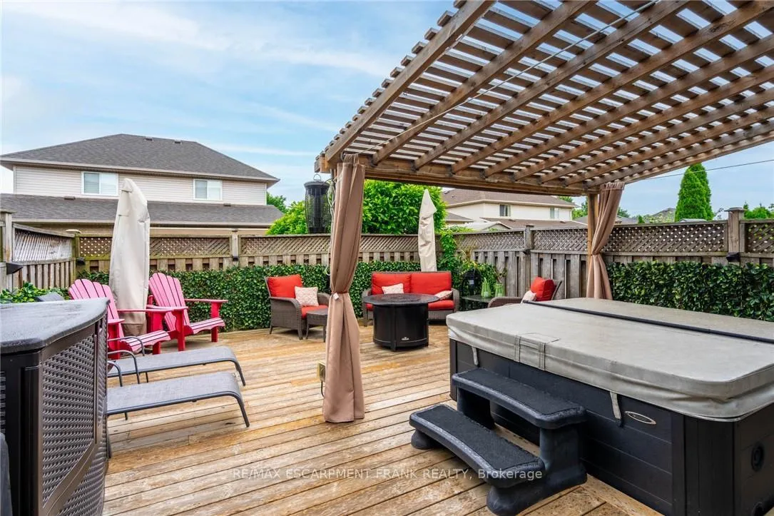 Photo 37 of 78 Foxborough Drive, Hamilton, Ancaster — HOMEH