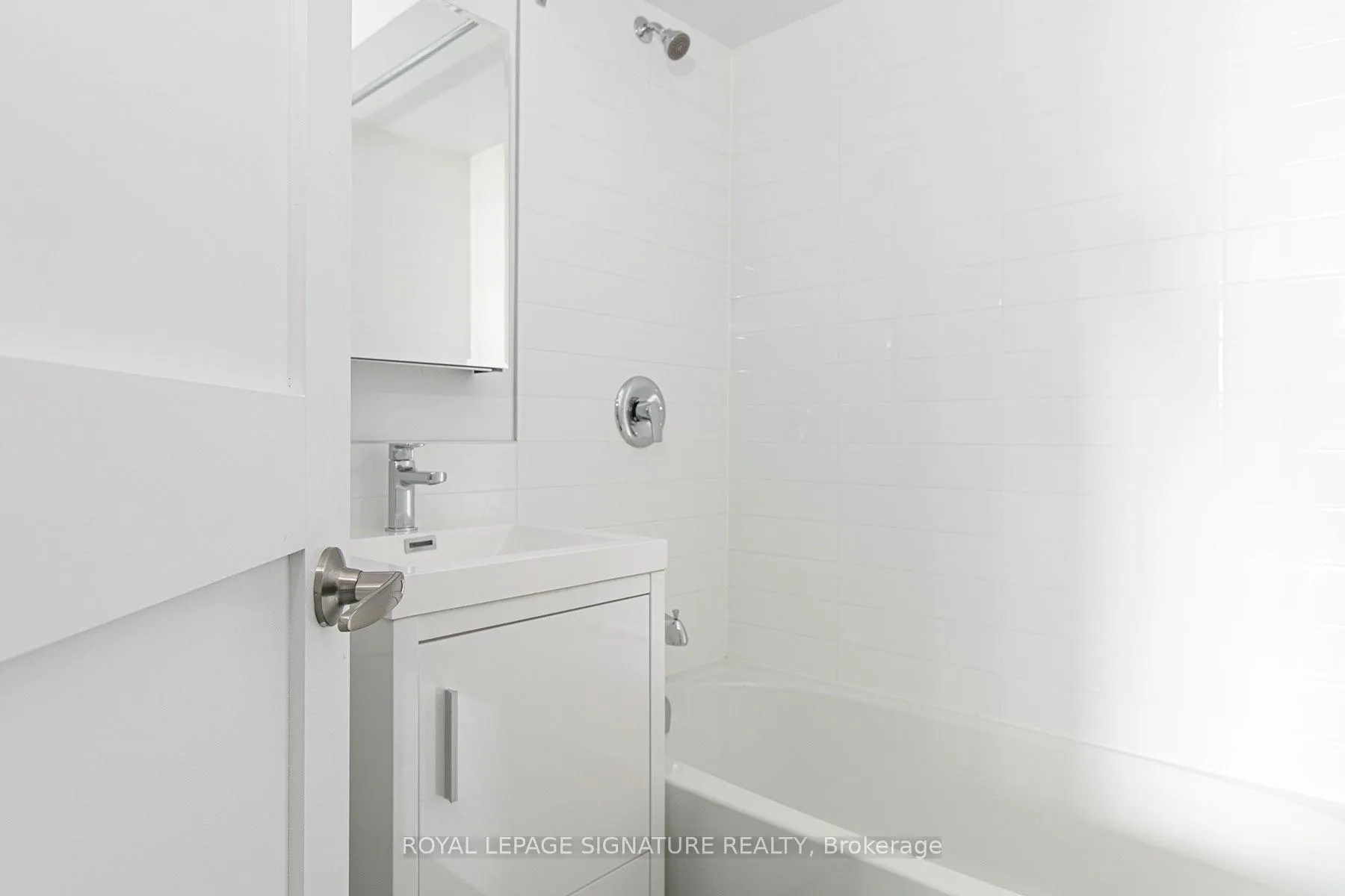 Photo 6 of Unit 401, 990 Avenue Road, Toronto, Yonge-Eglinton — HOMEH