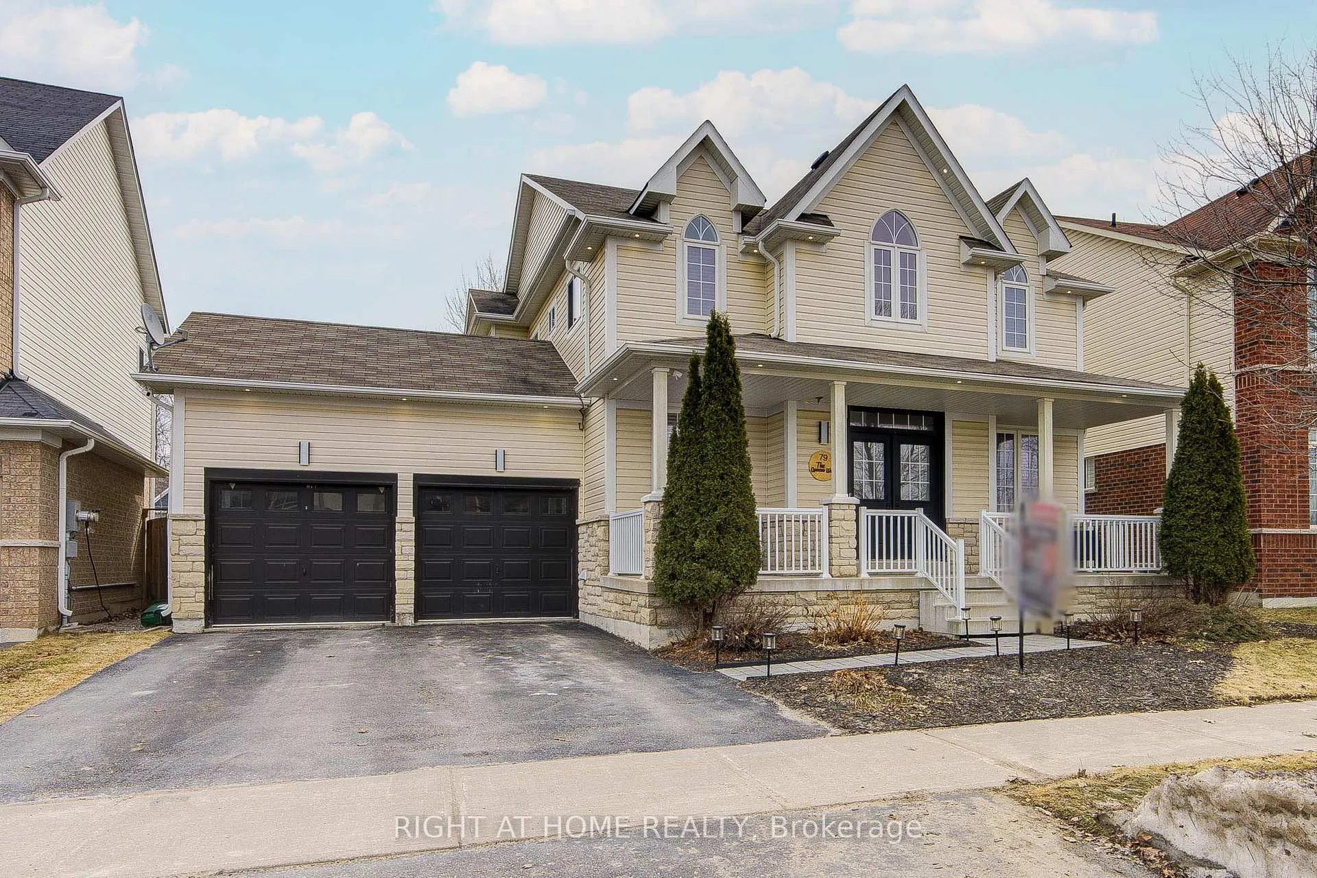 Photo 1 of 79 The Queensway Way, Barrie, Innis-Shore — HOMEH