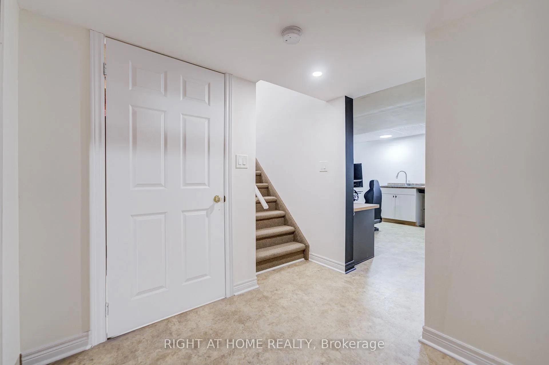 Photo 31 of 79 The Queensway Way, Barrie, Innis-Shore — HOMEH