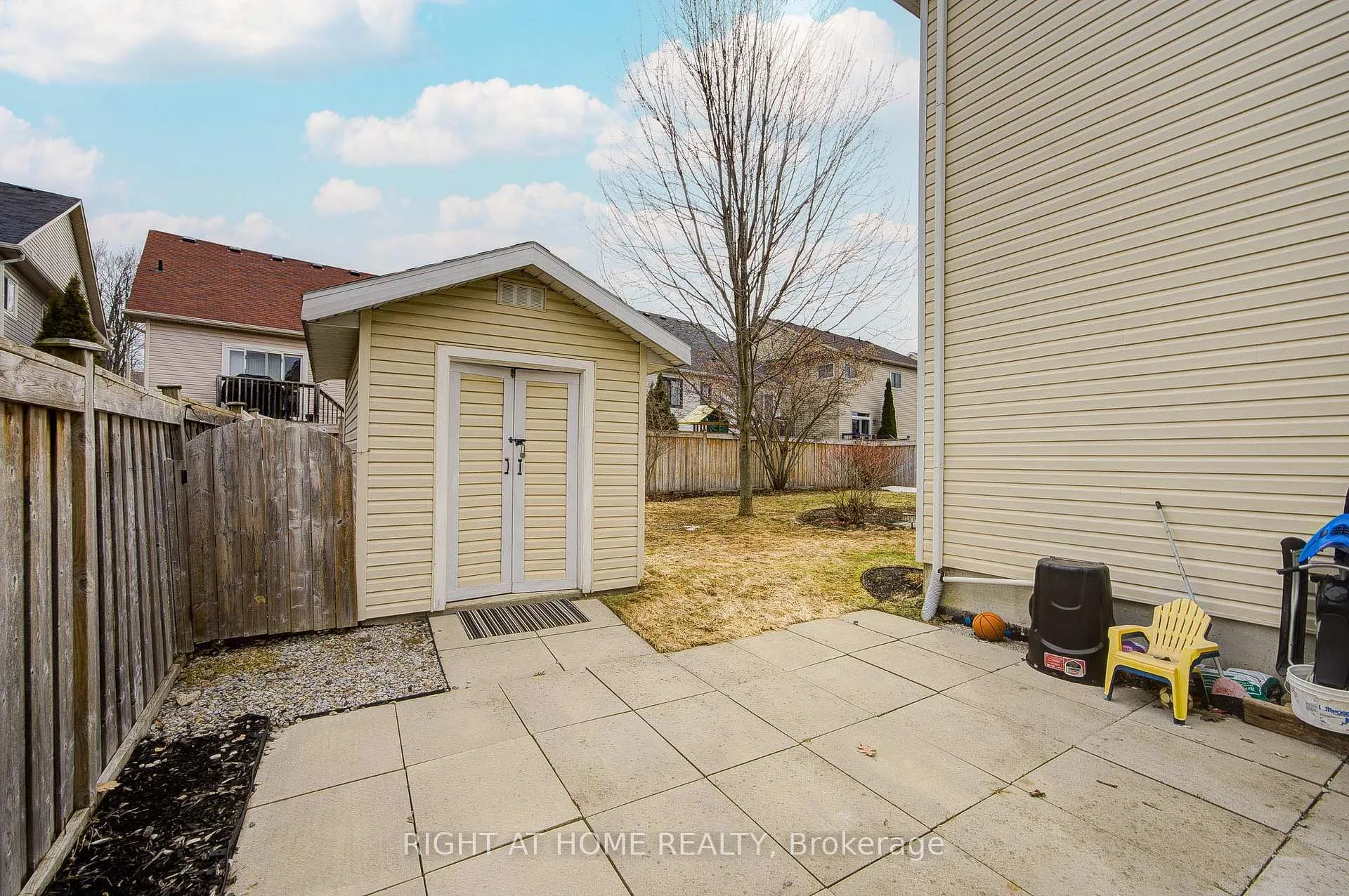 Photo 35 of 79 The Queensway Way, Barrie, Innis-Shore — HOMEH
