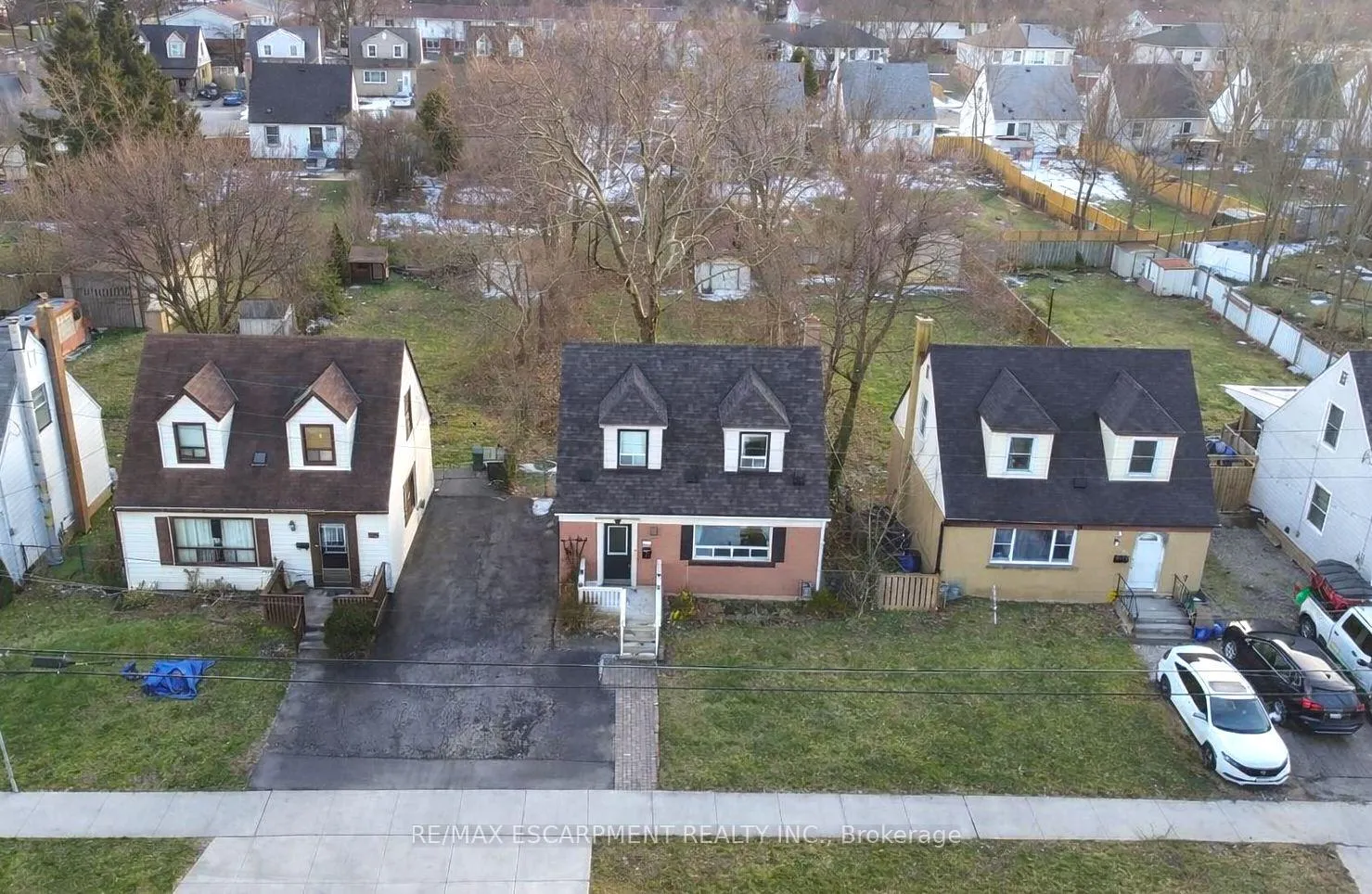 Photo 2 of 776 Britannia Avenue, Hamilton, McQuesten — HOMEH