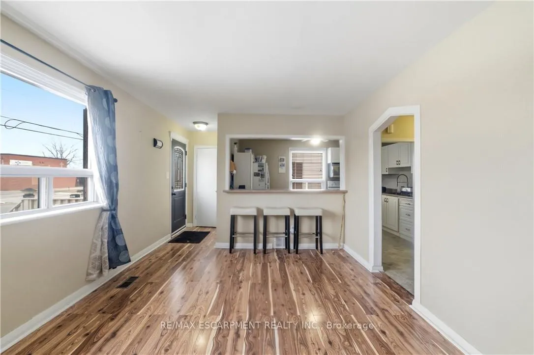 Photo 3 of 776 Britannia Avenue, Hamilton, McQuesten — HOMEH