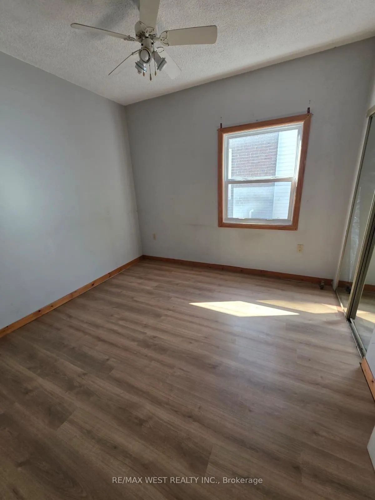 Photo 6 of 160 King Edward Avenue, Toronto, Woodbine-Lumsden — HOMEH