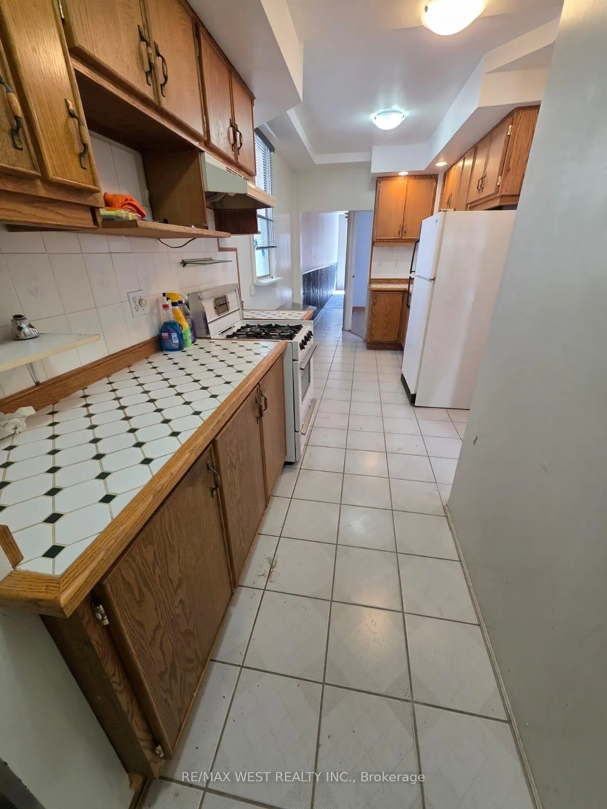 Photo 11 of 160 King Edward Avenue, Toronto, Woodbine-Lumsden — HOMEH