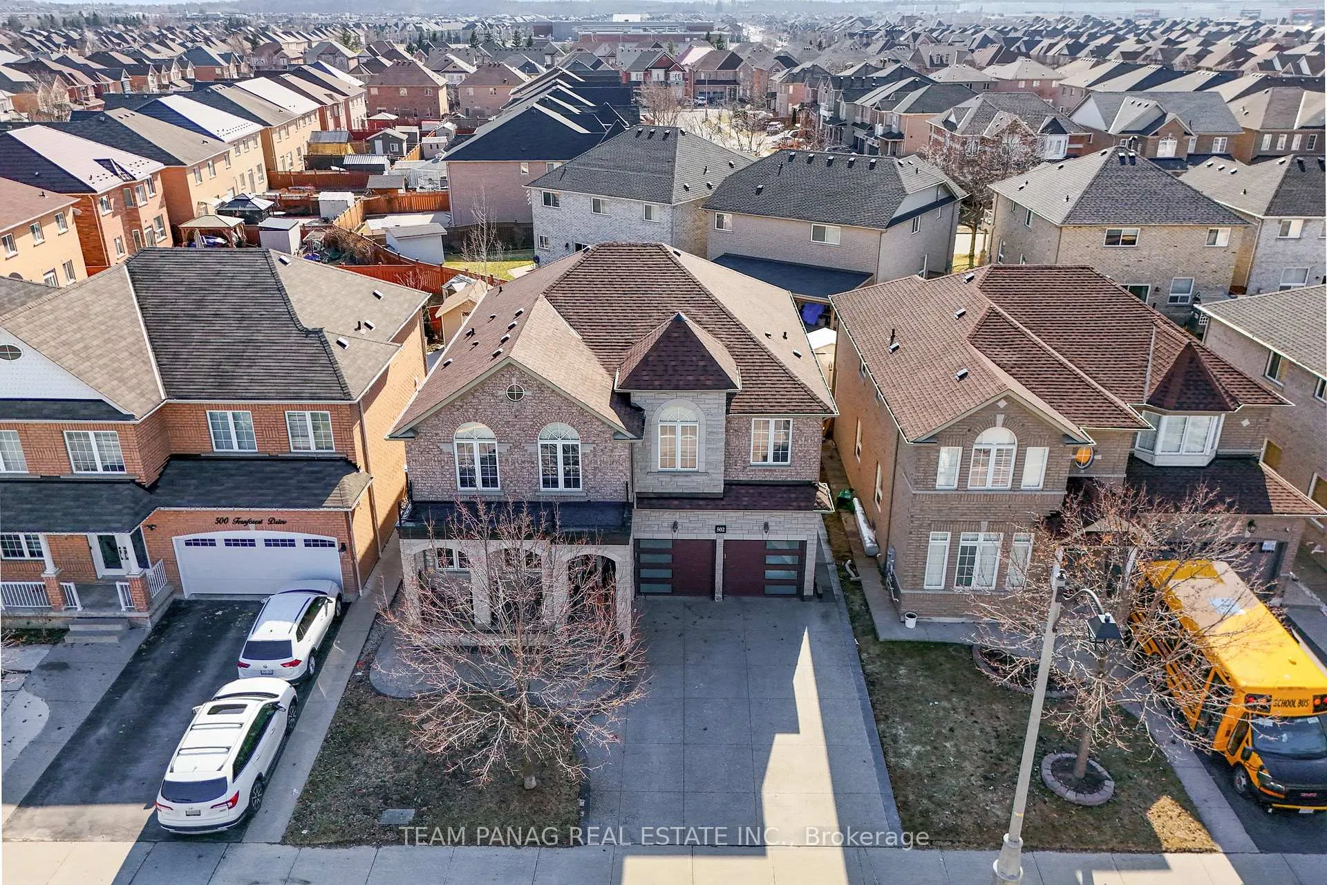 Photo 5 of 502 Fernforest Drive, Brampton, Sandringham-Wellington — HOMEH