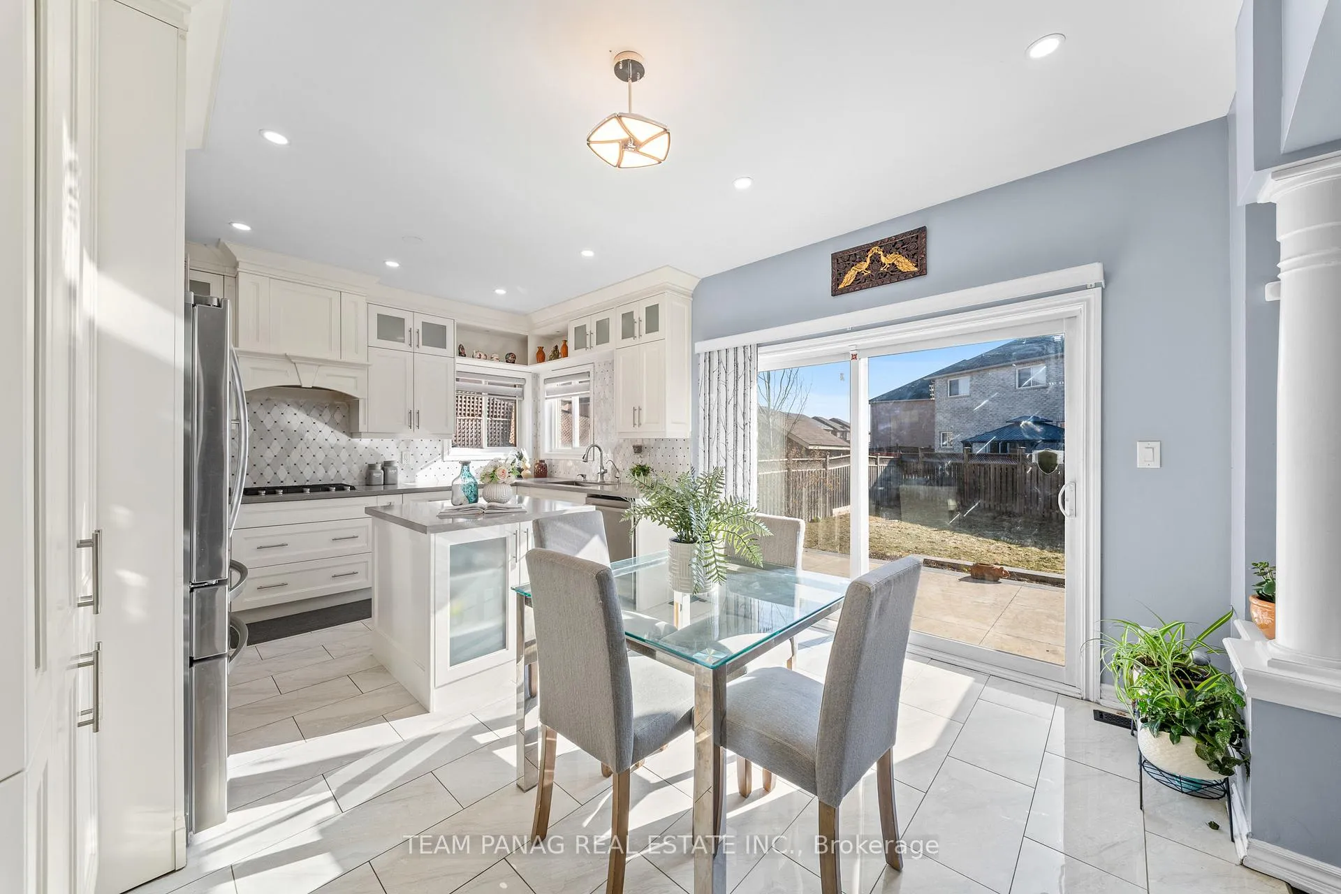 Photo 12 of 502 Fernforest Drive, Brampton, Sandringham-Wellington — HOMEH