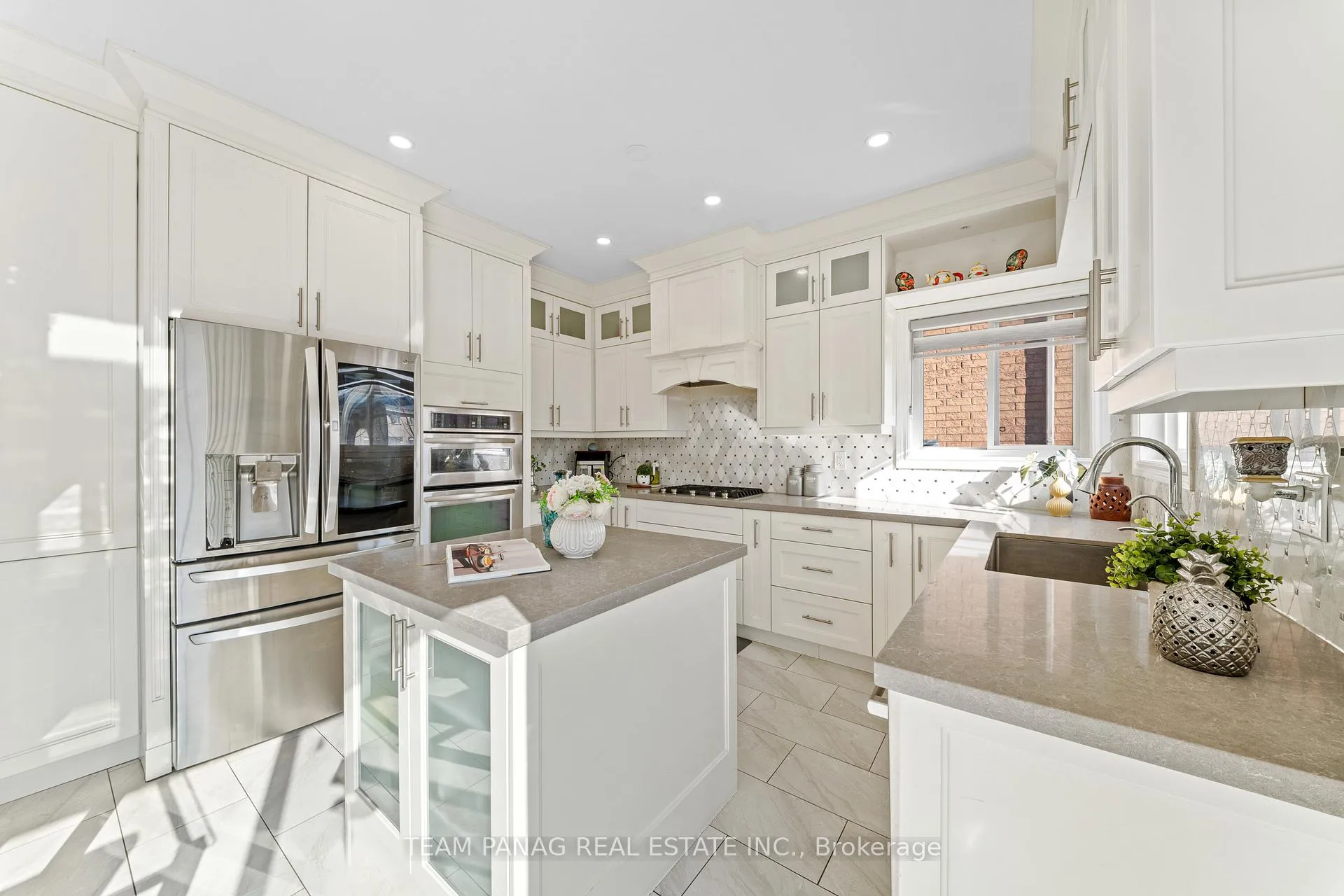 Photo 14 of 502 Fernforest Drive, Brampton, Sandringham-Wellington — HOMEH