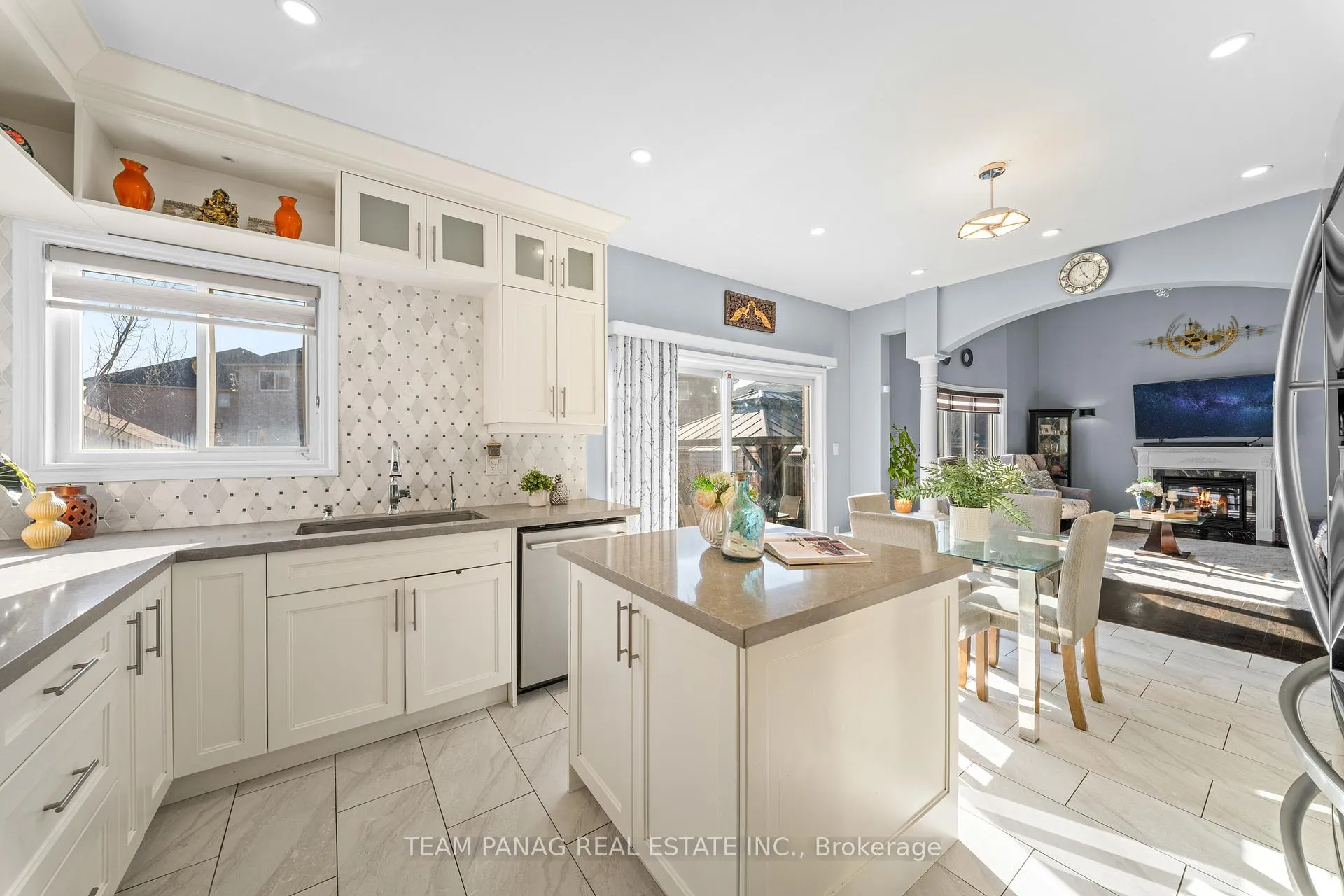 Photo 17 of 502 Fernforest Drive, Brampton, Sandringham-Wellington — HOMEH