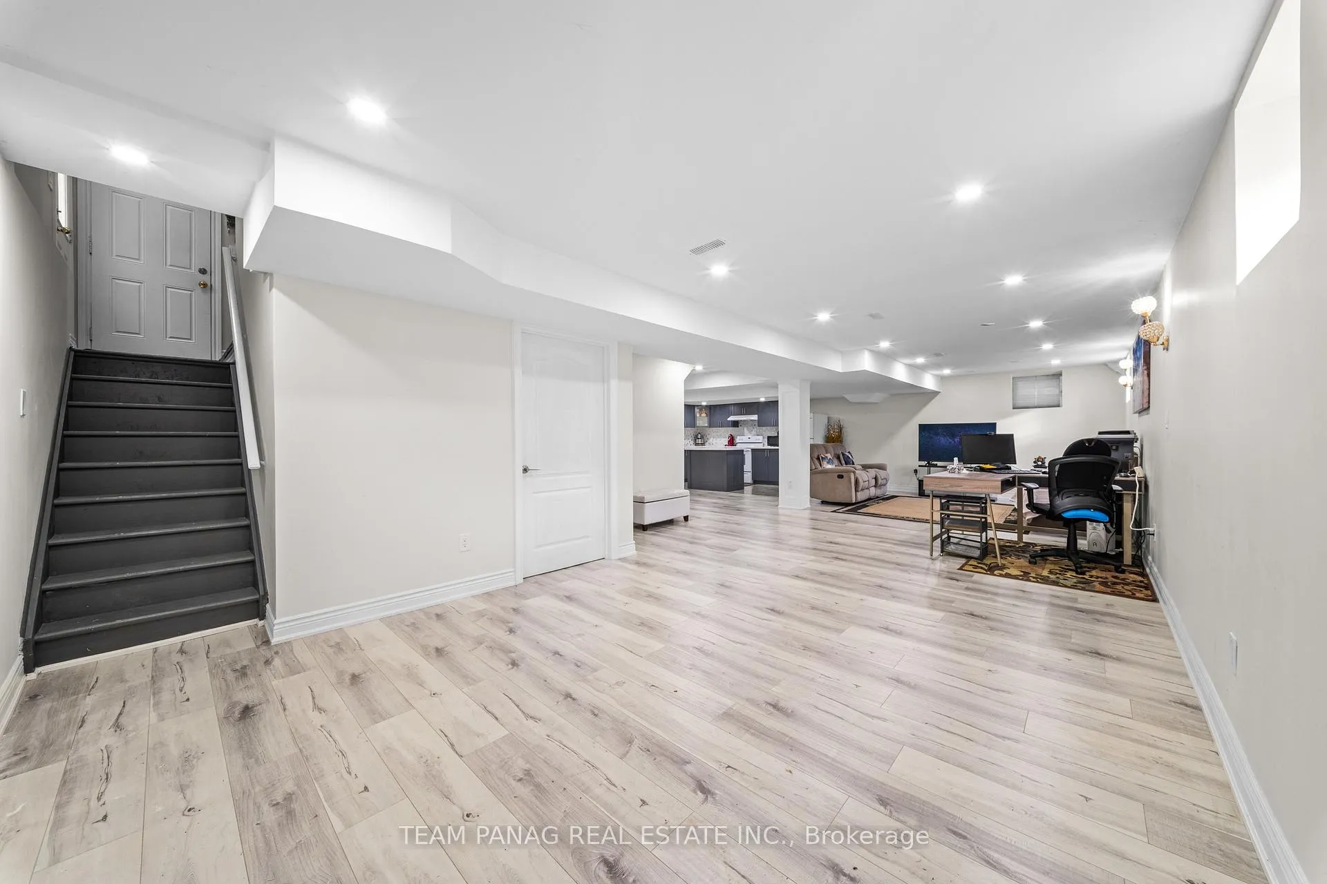 Photo 39 of 502 Fernforest Drive, Brampton, Sandringham-Wellington — HOMEH