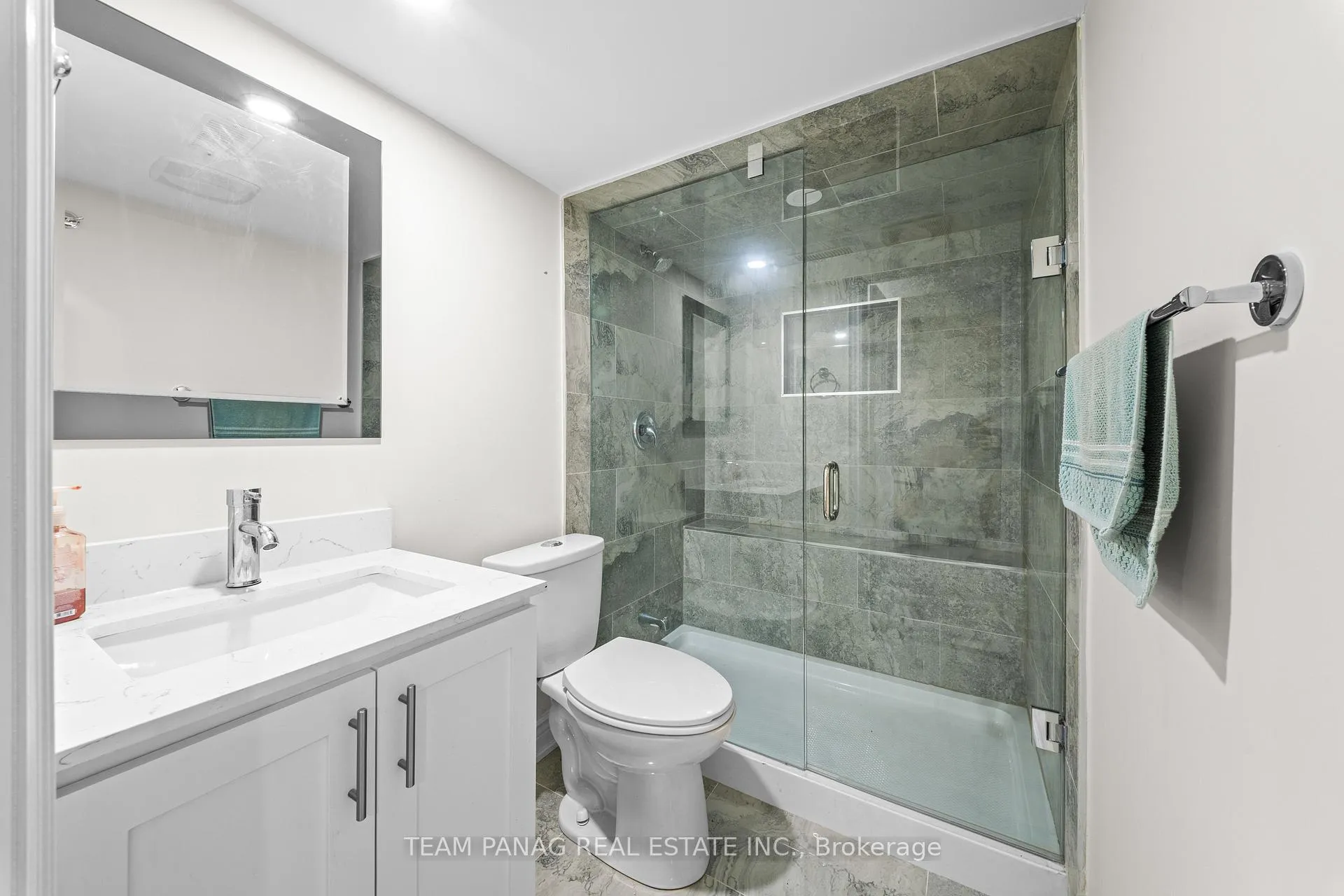 Photo 43 of 502 Fernforest Drive, Brampton, Sandringham-Wellington — HOMEH