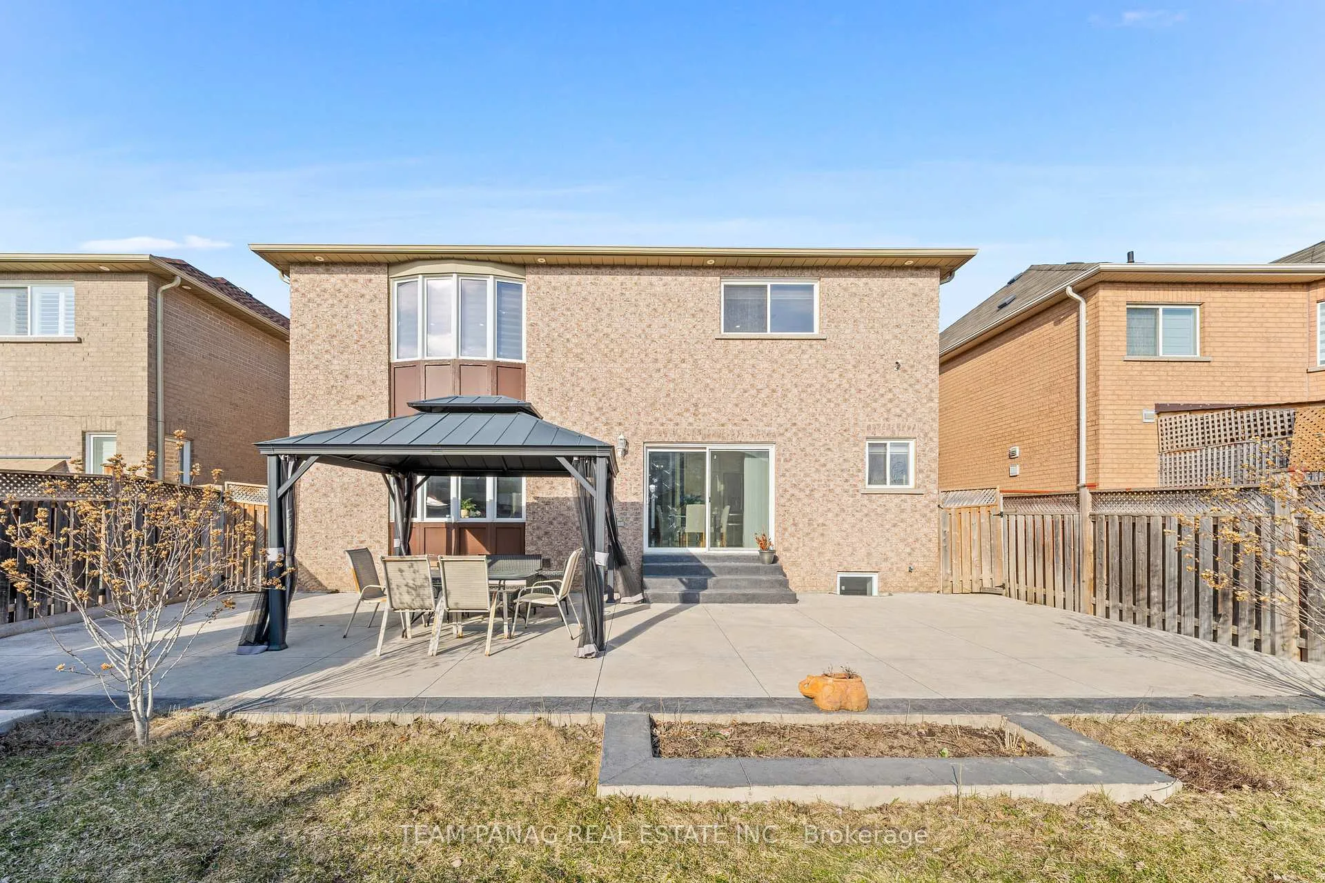 Photo 45 of 502 Fernforest Drive, Brampton, Sandringham-Wellington — HOMEH