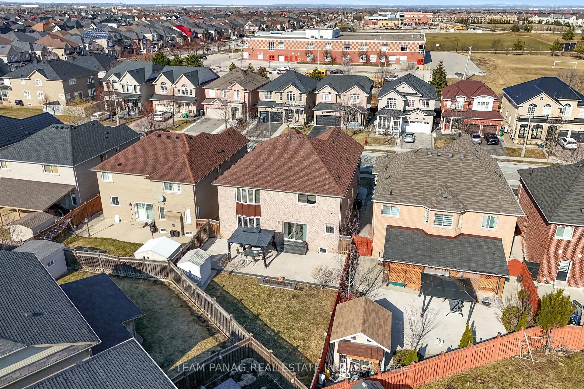 Photo 47 of 502 Fernforest Drive, Brampton, Sandringham-Wellington — HOMEH