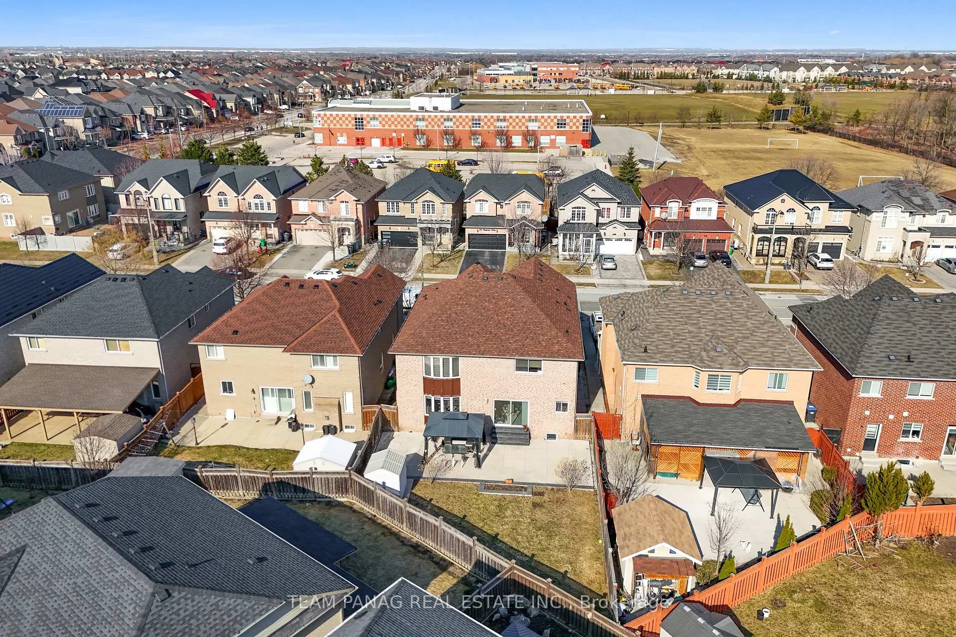 Photo 49 of 502 Fernforest Drive, Brampton, Sandringham-Wellington — HOMEH
