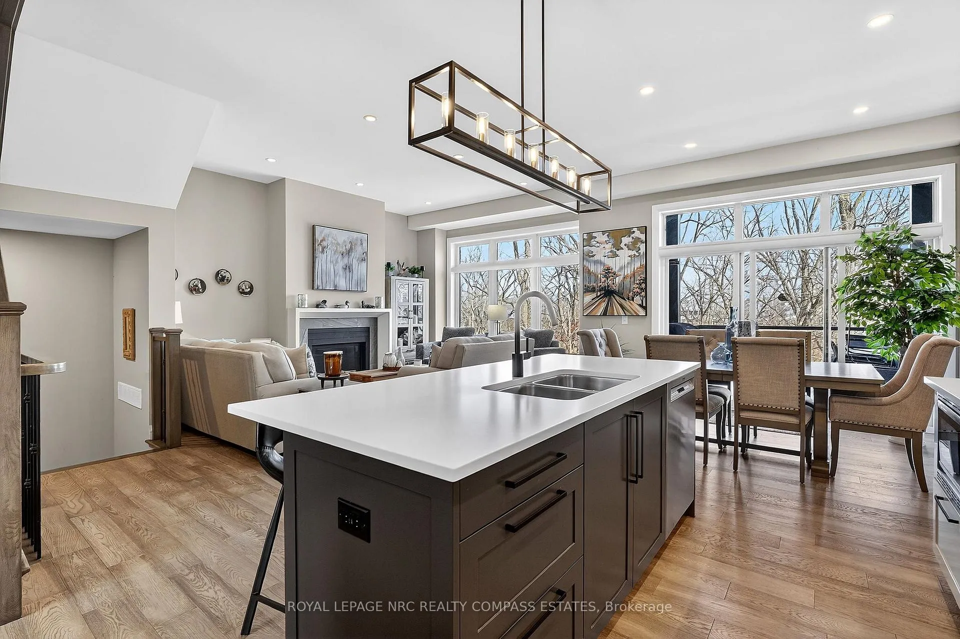 Photo 10 of Unit 4, 50 Tulip Tree Common, St. Catharines, Grapeview — HOMEH