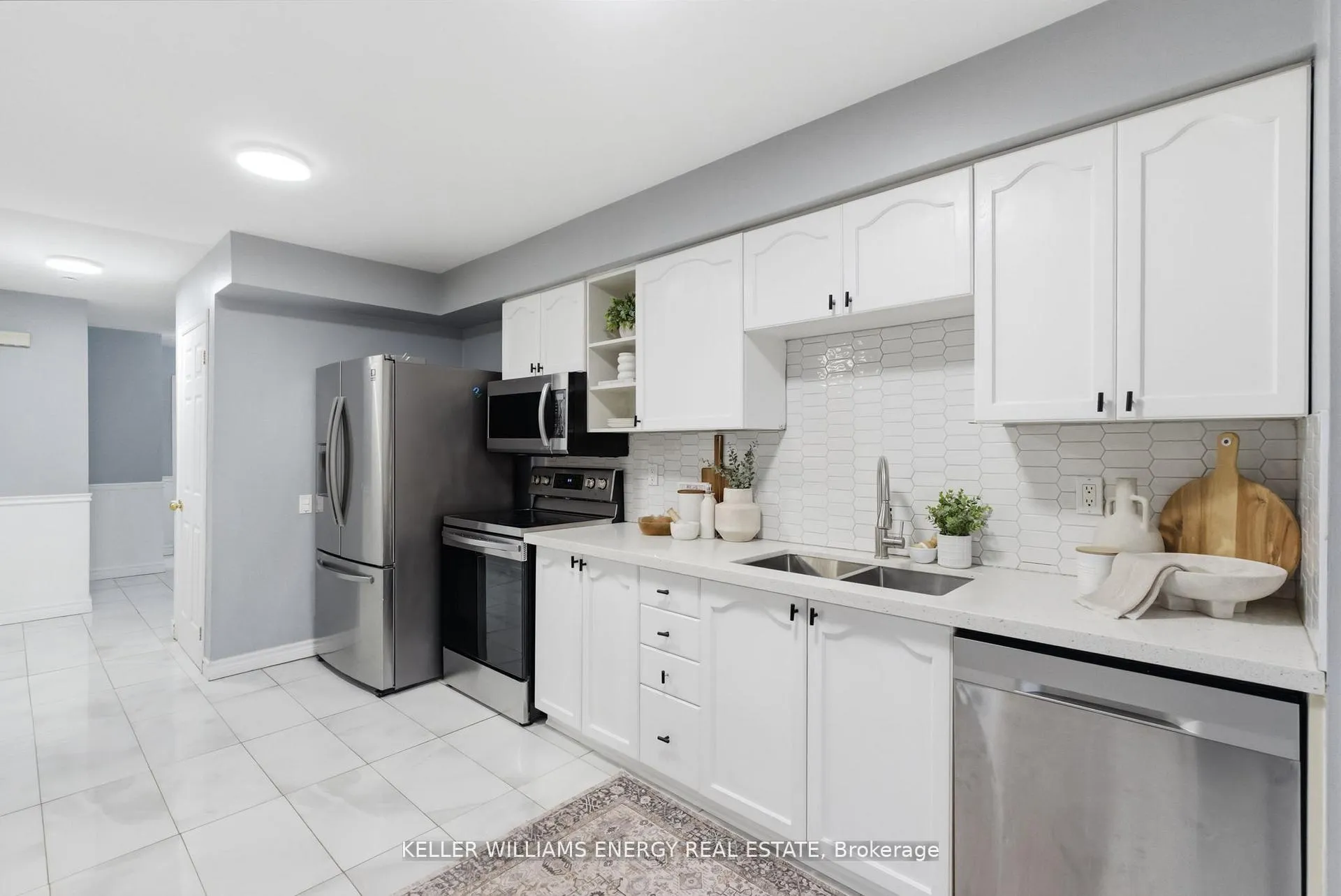 Photo 9 of 332 Elgin Street W, Oshawa, McLaughlin — HOMEH