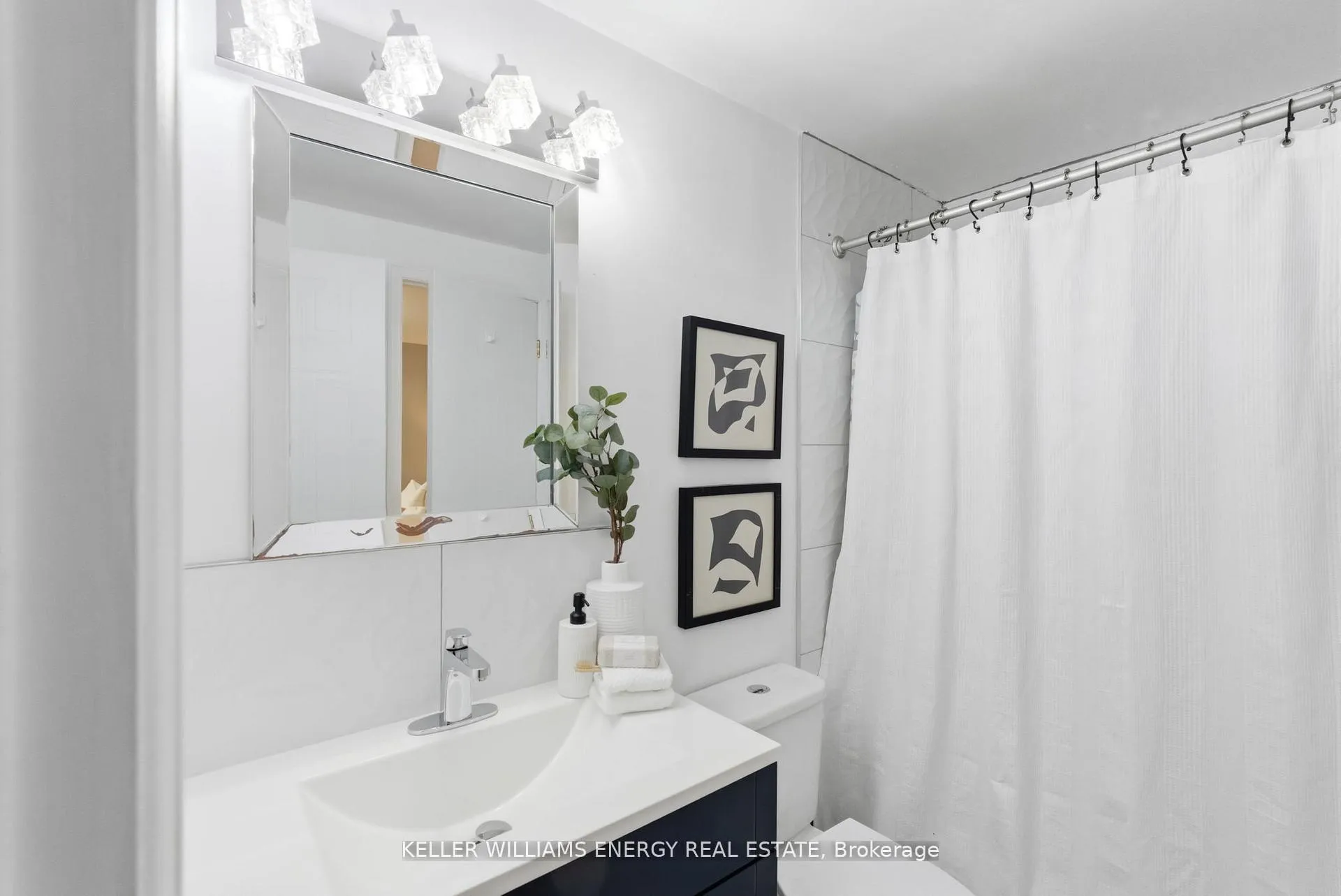 Photo 20 of 332 Elgin Street W, Oshawa, McLaughlin — HOMEH