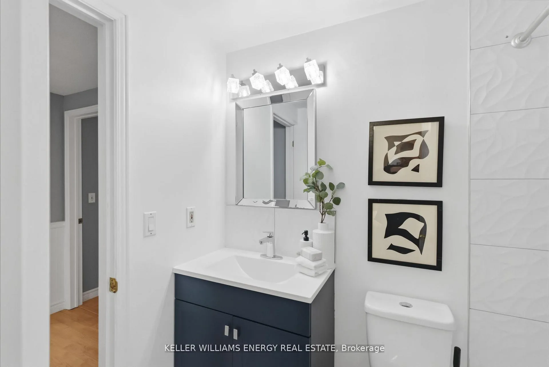 Photo 21 of 332 Elgin Street W, Oshawa, McLaughlin — HOMEH