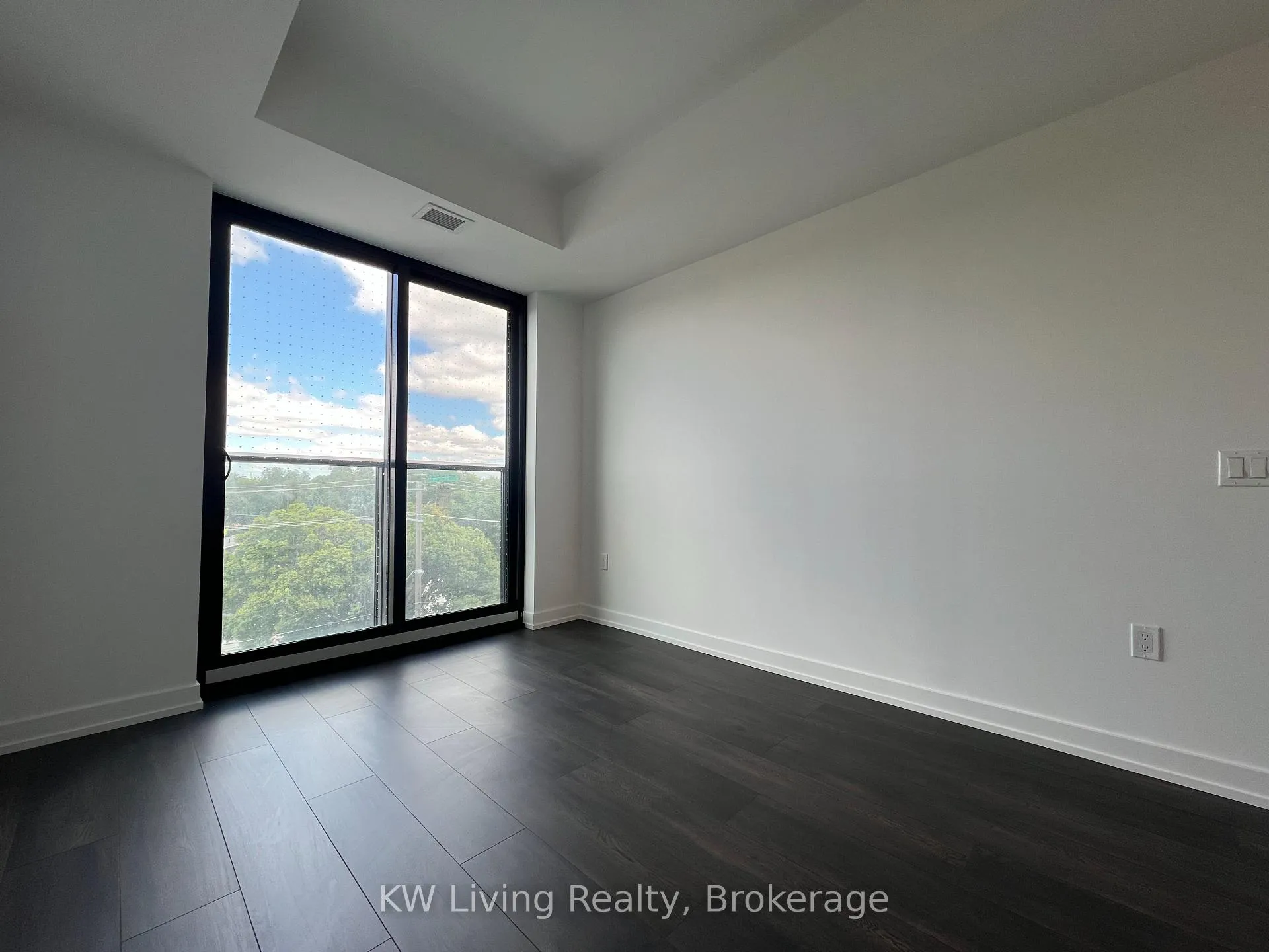 Photo 6 of Unit 523, 799 The Queensway, Etobicoke, Stonegate-Queensway — HOMEH