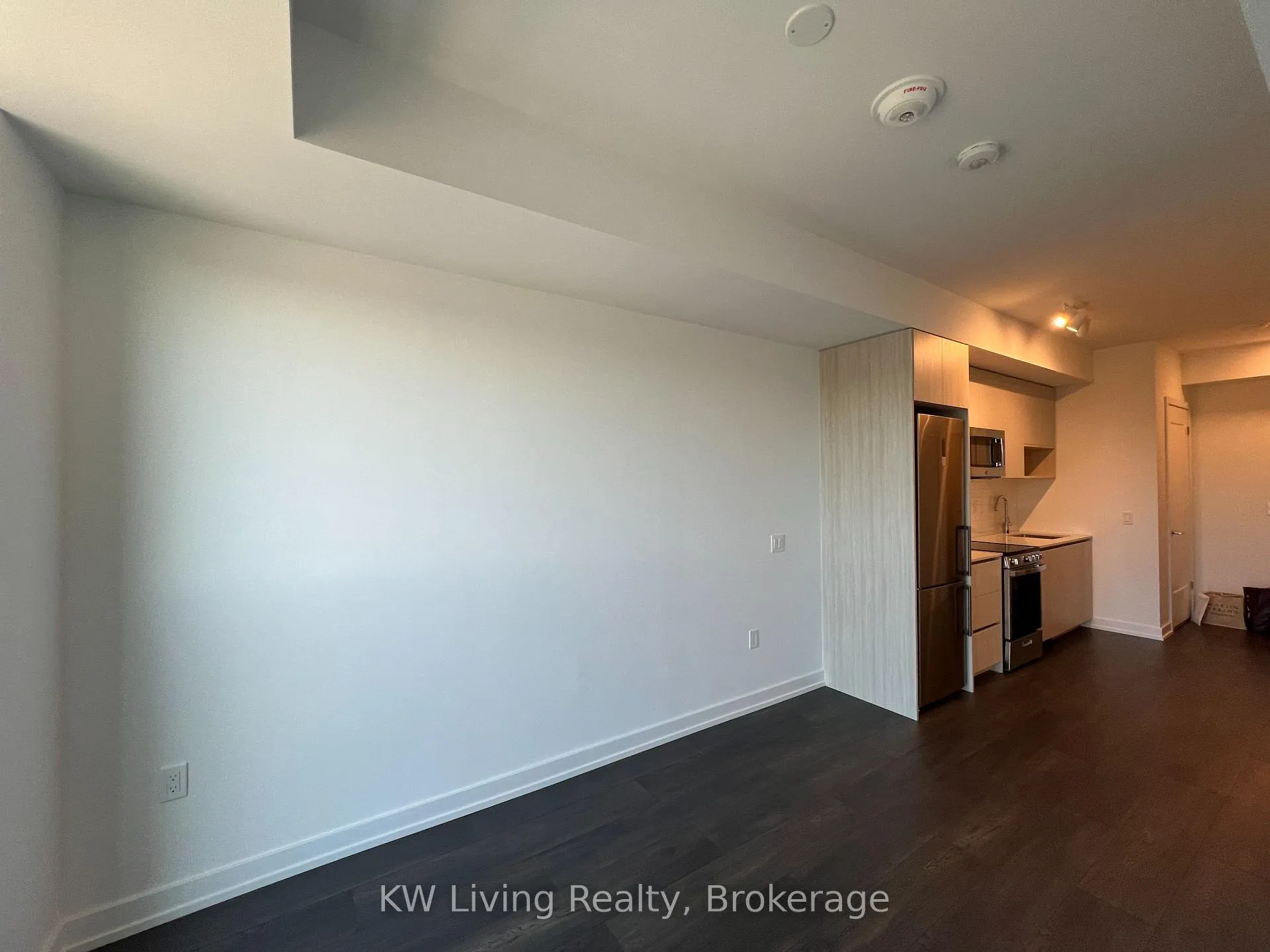 Photo 9 of Unit 523, 799 The Queensway, Etobicoke, Stonegate-Queensway — HOMEH