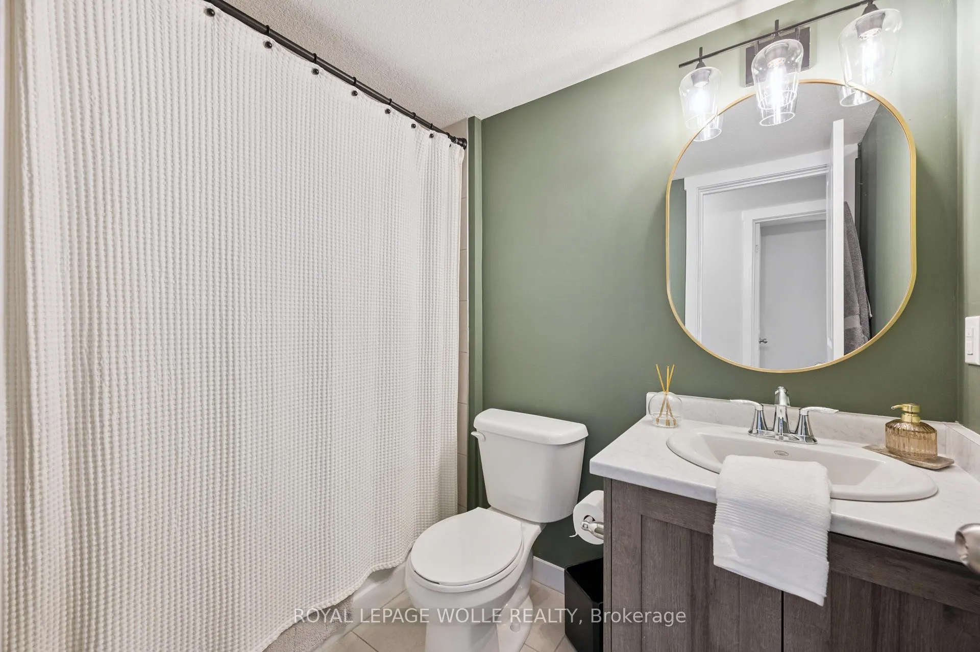 Photo 12 of Unit D, 164 Rochefort Street, Kitchener — HOMEH