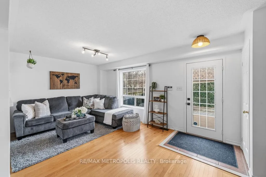 Photo 10 of 886 Audley Road S, Ajax, South East — HOMEH