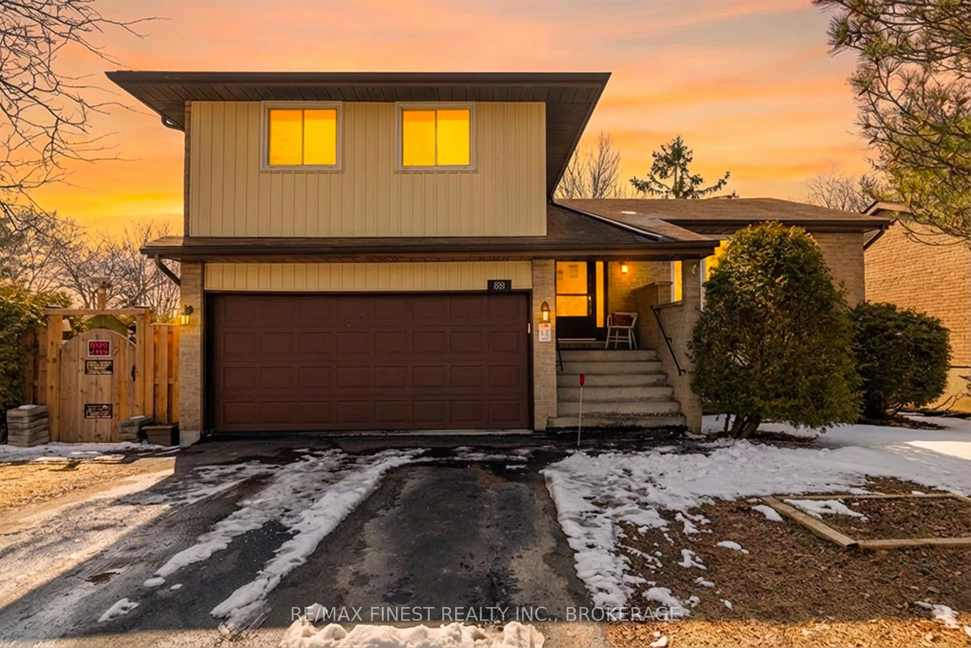 Photo 1 of 888 Sandringham Place, Kingston, North of Taylor-Kidd Blvd — HOMEH