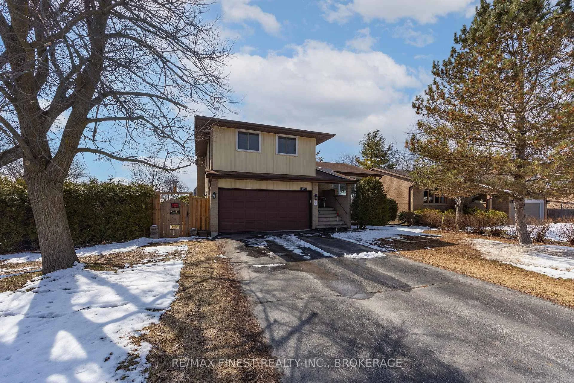 Photo 3 of 888 Sandringham Place, Kingston, North of Taylor-Kidd Blvd — HOMEH