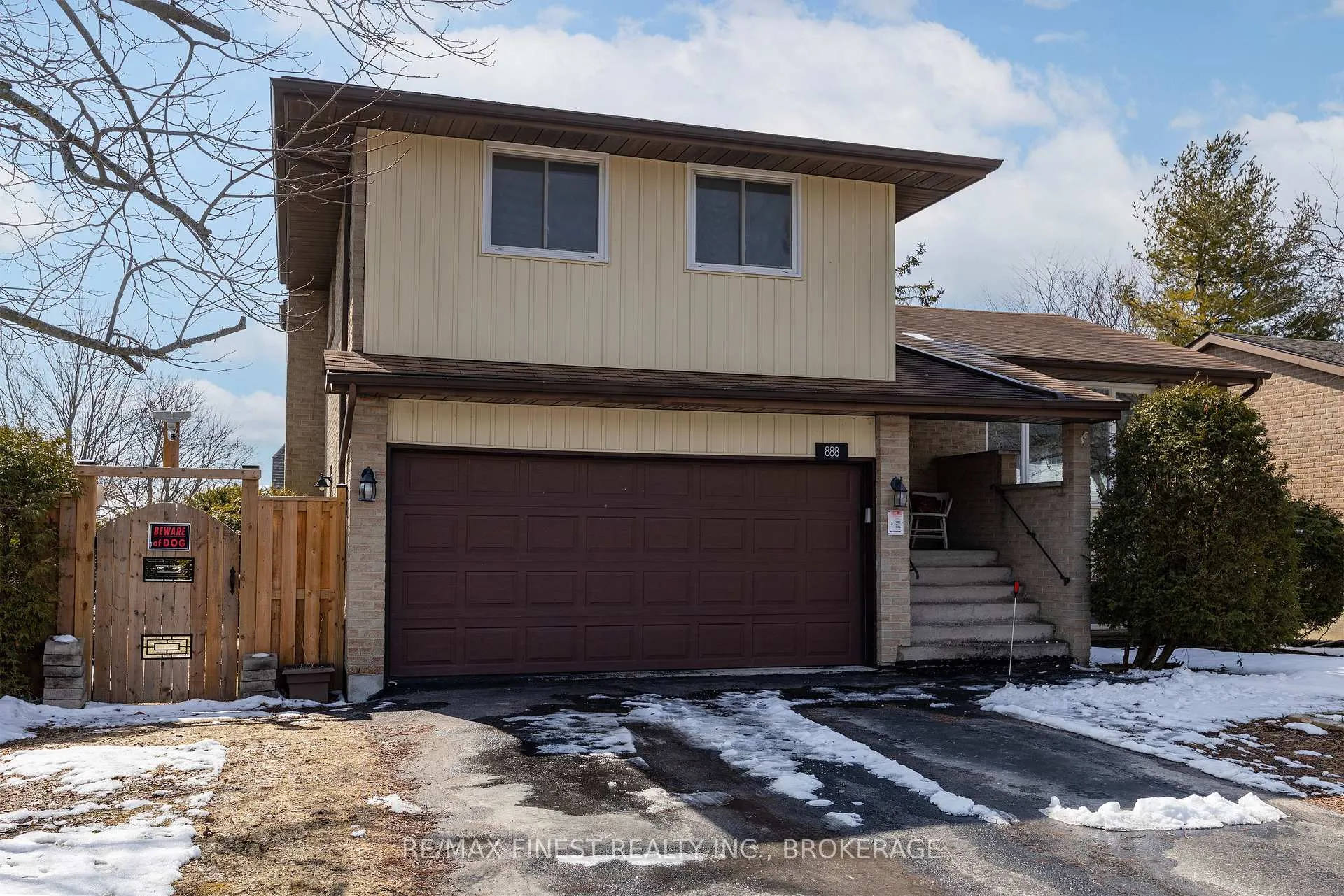 Photo 4 of 888 Sandringham Place, Kingston, North of Taylor-Kidd Blvd — HOMEH