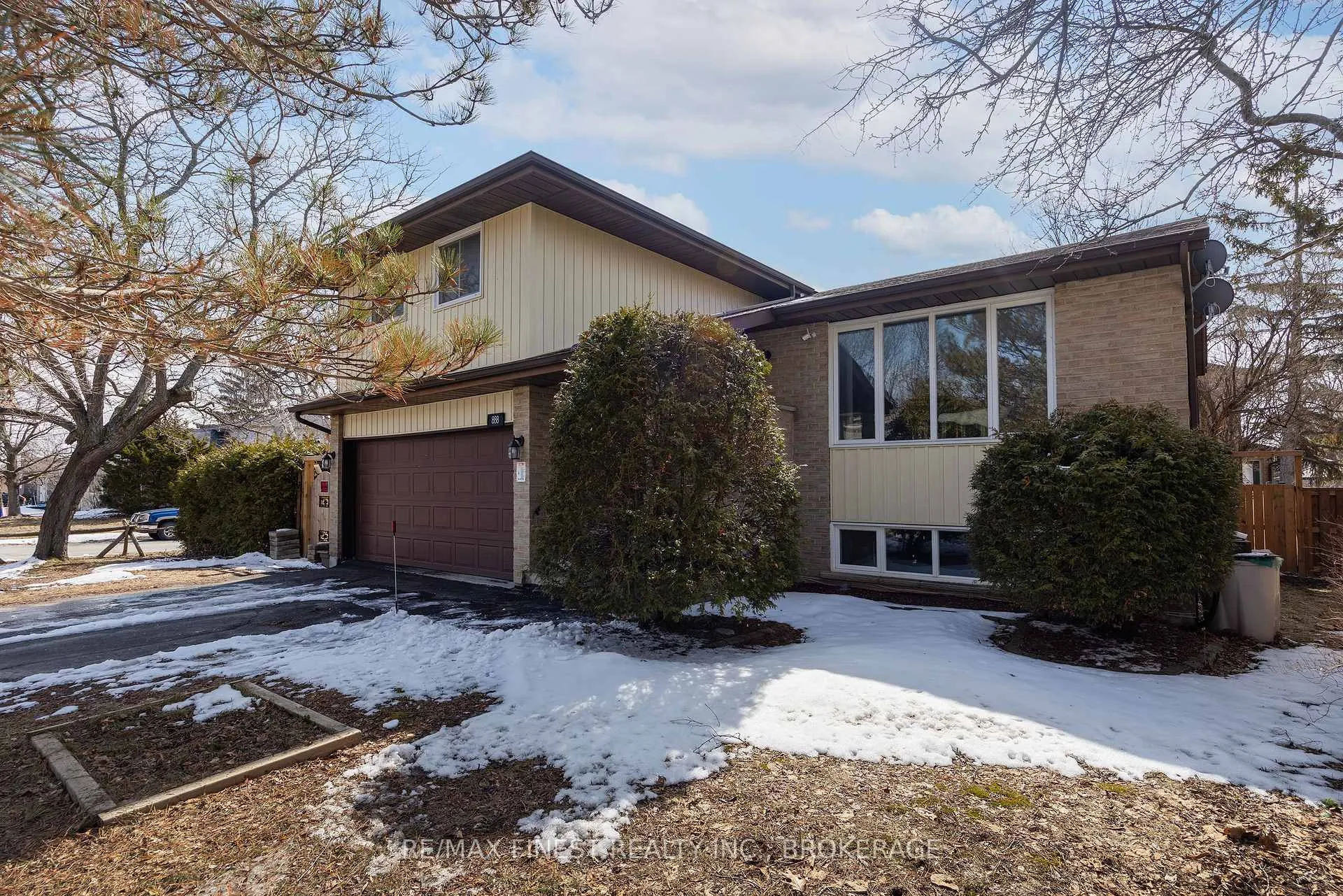 Photo 5 of 888 Sandringham Place, Kingston, North of Taylor-Kidd Blvd — HOMEH