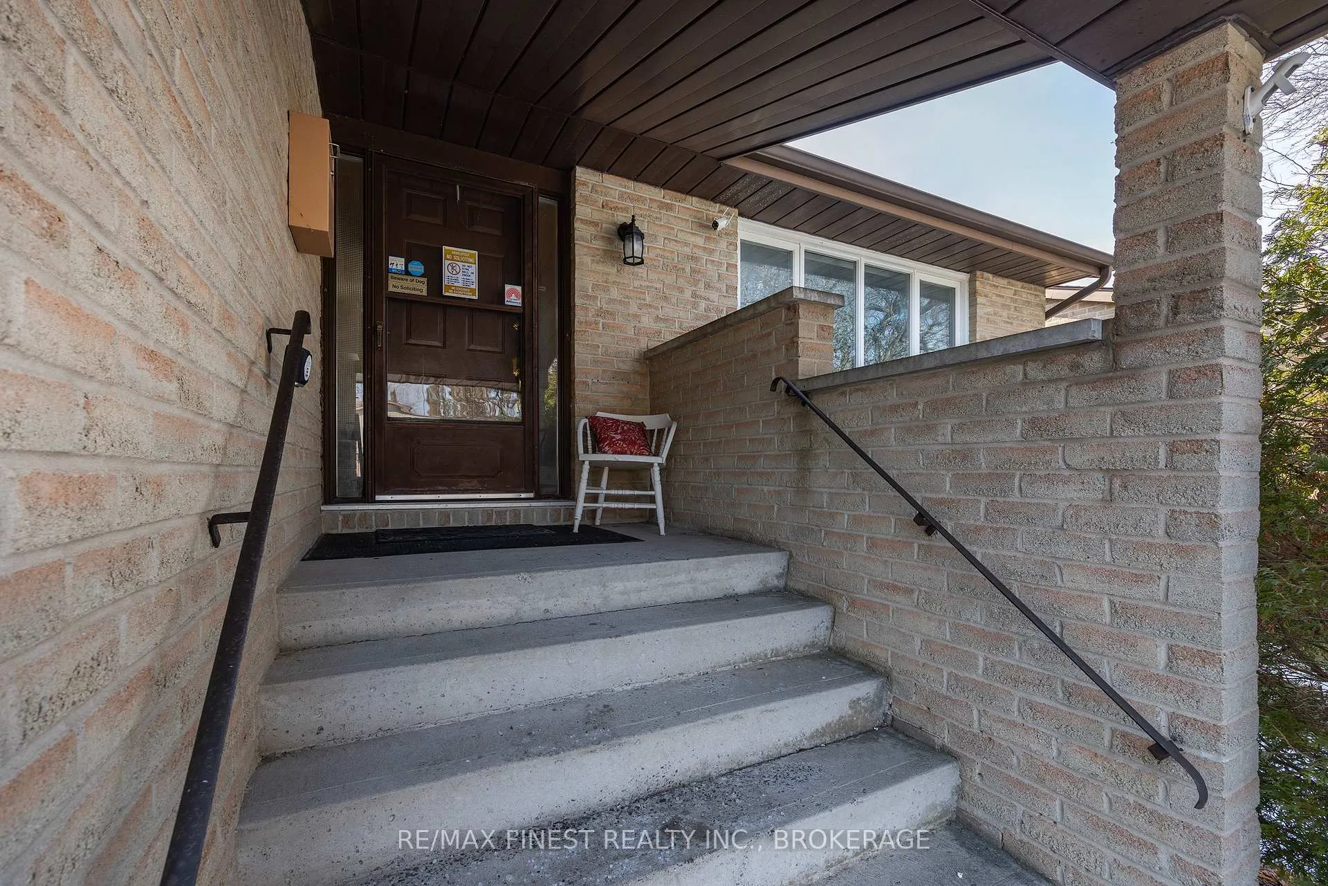 Photo 6 of 888 Sandringham Place, Kingston, North of Taylor-Kidd Blvd — HOMEH