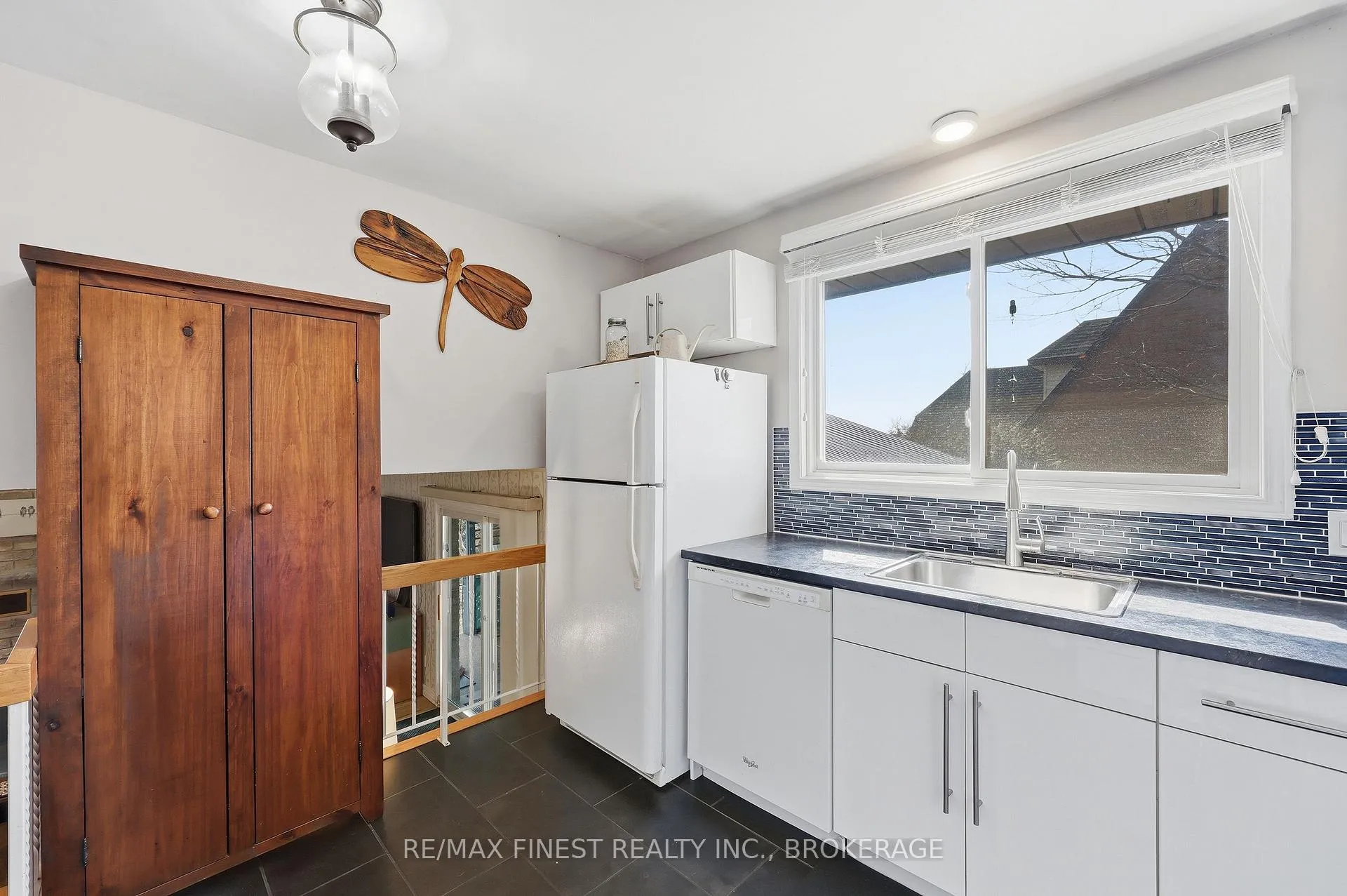 Photo 18 of 888 Sandringham Place, Kingston, North of Taylor-Kidd Blvd — HOMEH