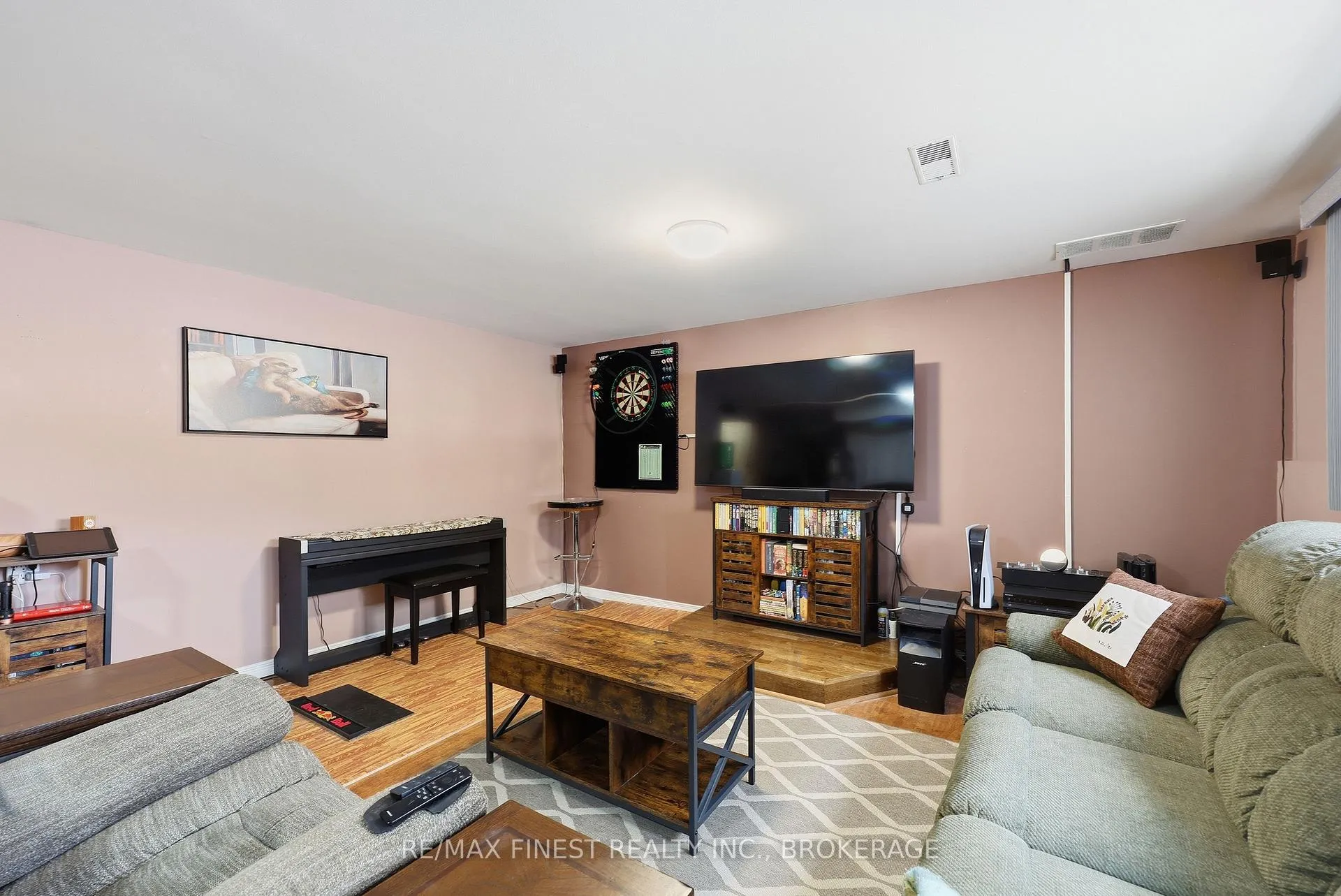 Photo 35 of 888 Sandringham Place, Kingston, North of Taylor-Kidd Blvd — HOMEH