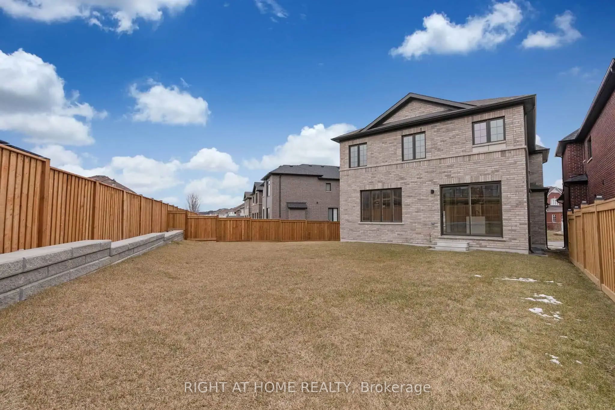Photo 39 of 135 Courvier Crescent, Clarington, Bowmanville — HOMEH