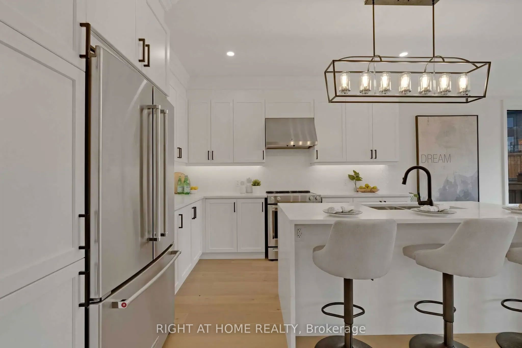 Photo 9 of 135 Courvier Crescent, Clarington, Bowmanville — HOMEH