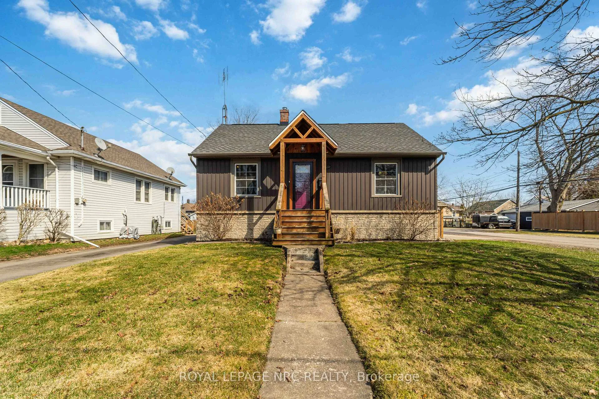 Photo 2 of 103 Clare Avenue, Port Colborne, Sugarloaf — HOMEH