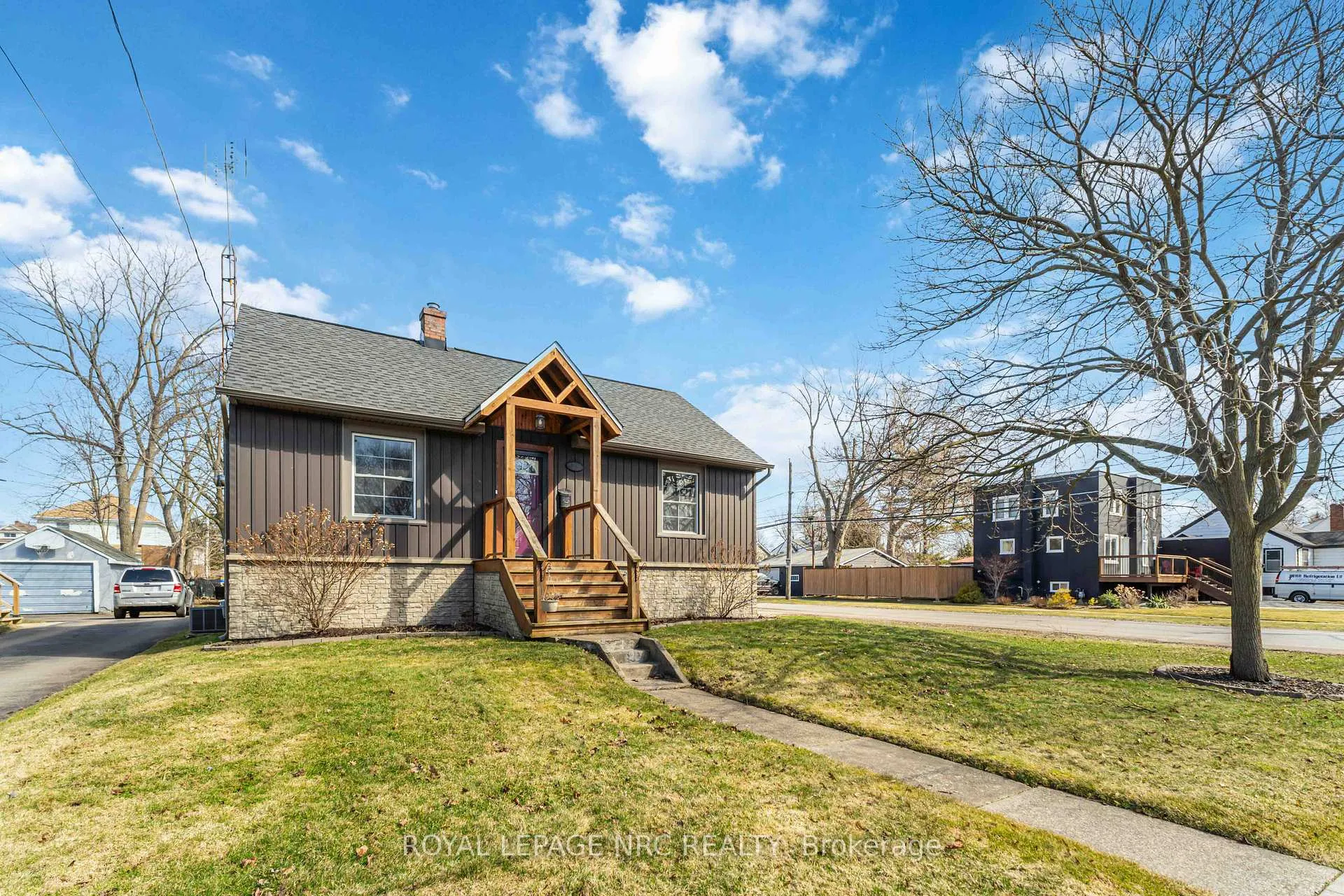 Photo 3 of 103 Clare Avenue, Port Colborne, Sugarloaf — HOMEH